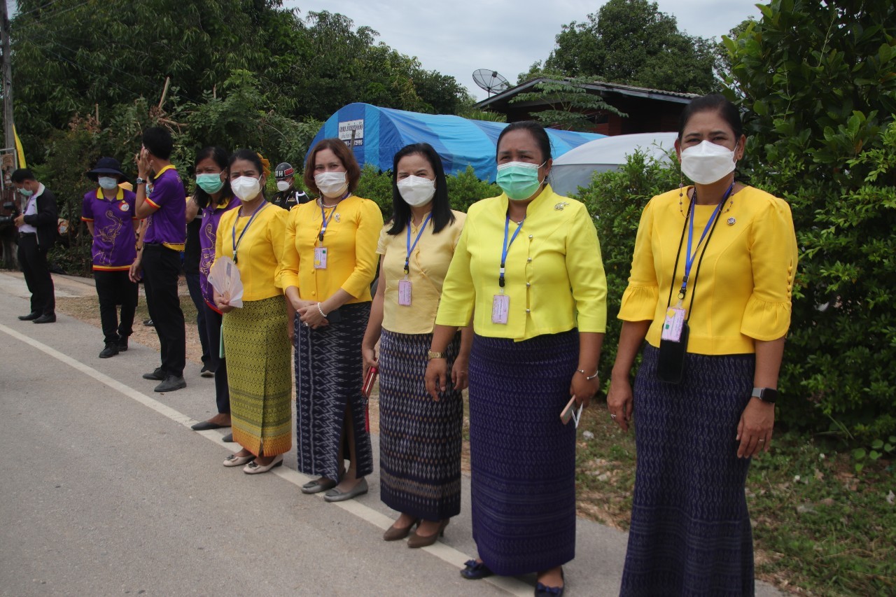 พช.กำแพงเพชร และภาคีเครือข่าย ร่วมต้อนรับนายกรัฐมนตรีและออกบูธนิทรรศการผลการดำเนินงานการขจัดความยากจนฯ จังหวัดกำแพงเพชร