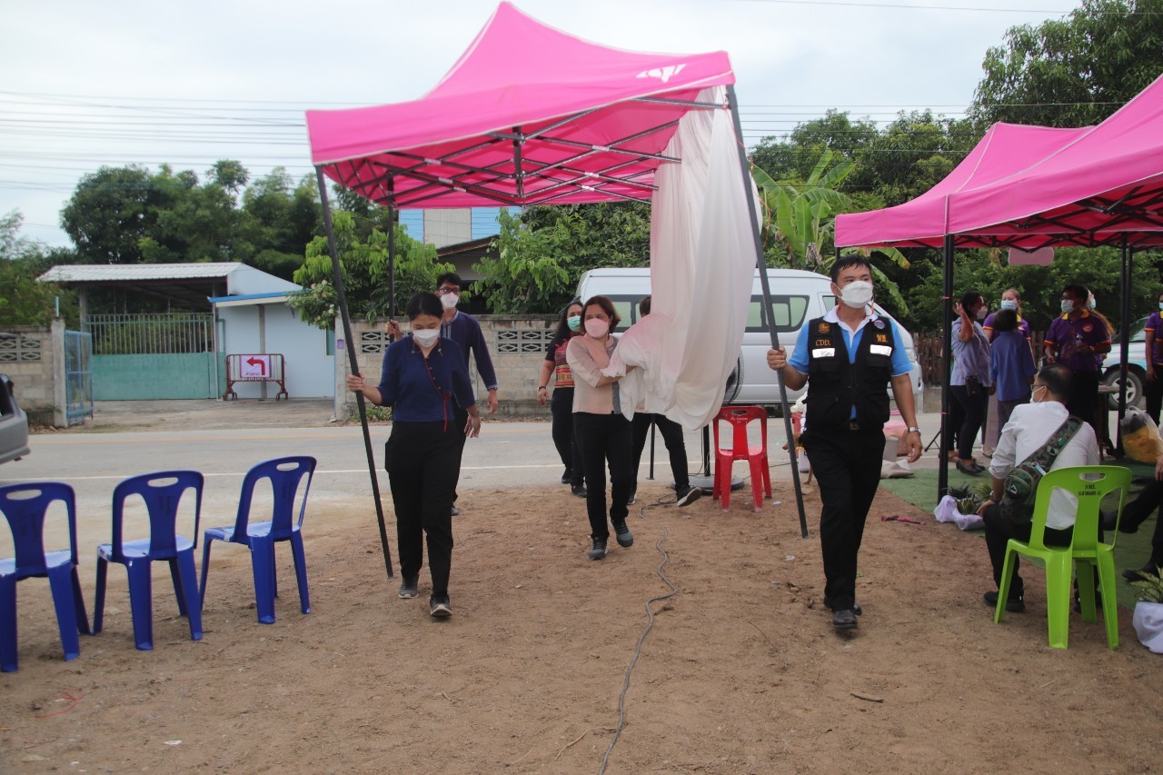 พช.กำแพงเพชร และภาคีเครือข่าย ร่วมต้อนรับนายกรัฐมนตรีและออกบูธนิทรรศการผลการดำเนินงานการขจัดความยากจนฯ จังหวัดกำแพงเพชร