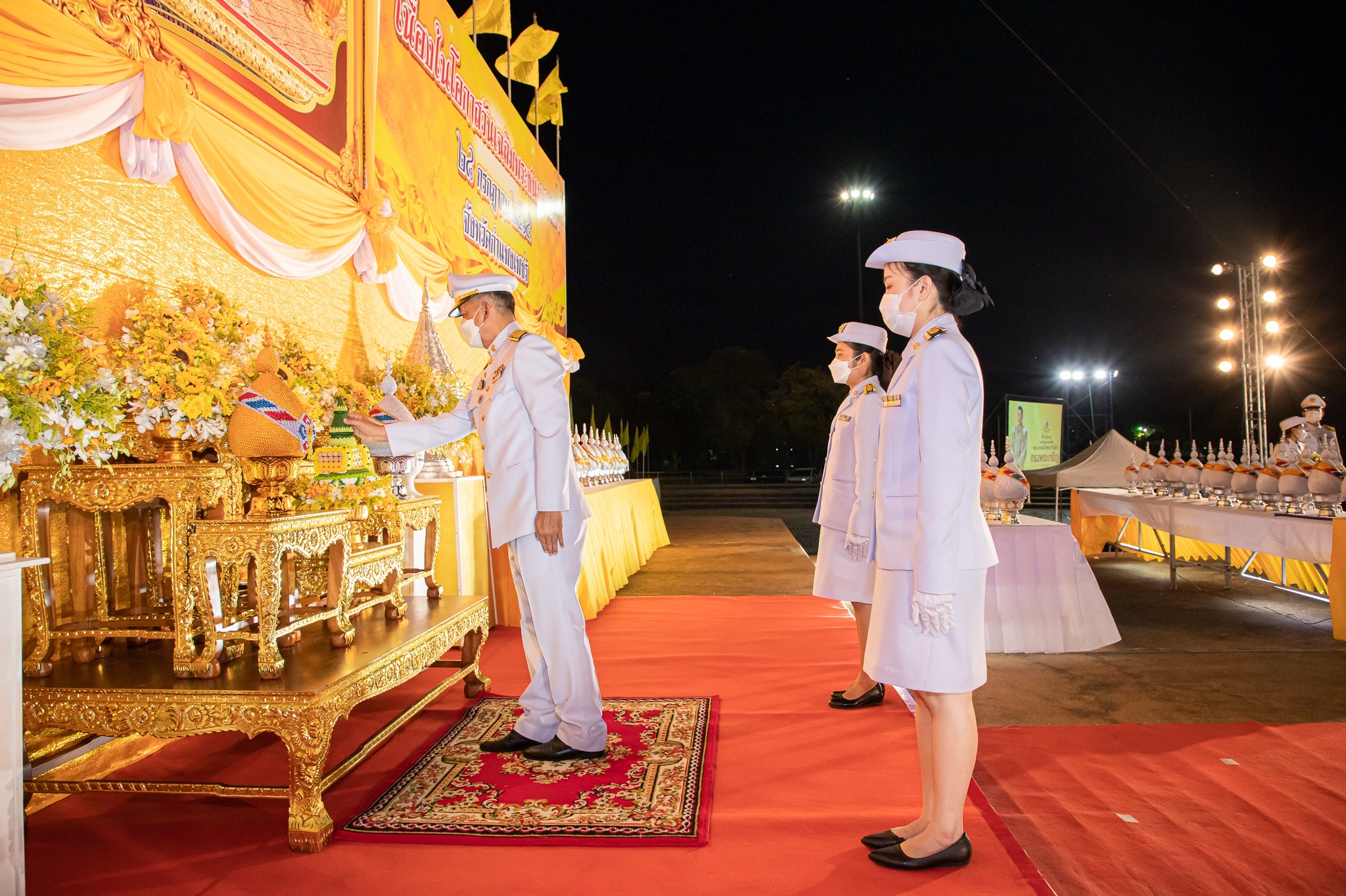 พช.กำแพงเพชร ร่วมพิธีถวายเครื่องราชสักการะ และวางพานพุ่ม และจุดเทียนถวายพระพรชัยมงคล เนื่องในโอกาสวันเฉลิมพระชนมพรรษาพระบาทสมเด็จพระวชิรเกล้าเจ้าอยู่หัว 28 กรกฎาคม 2565