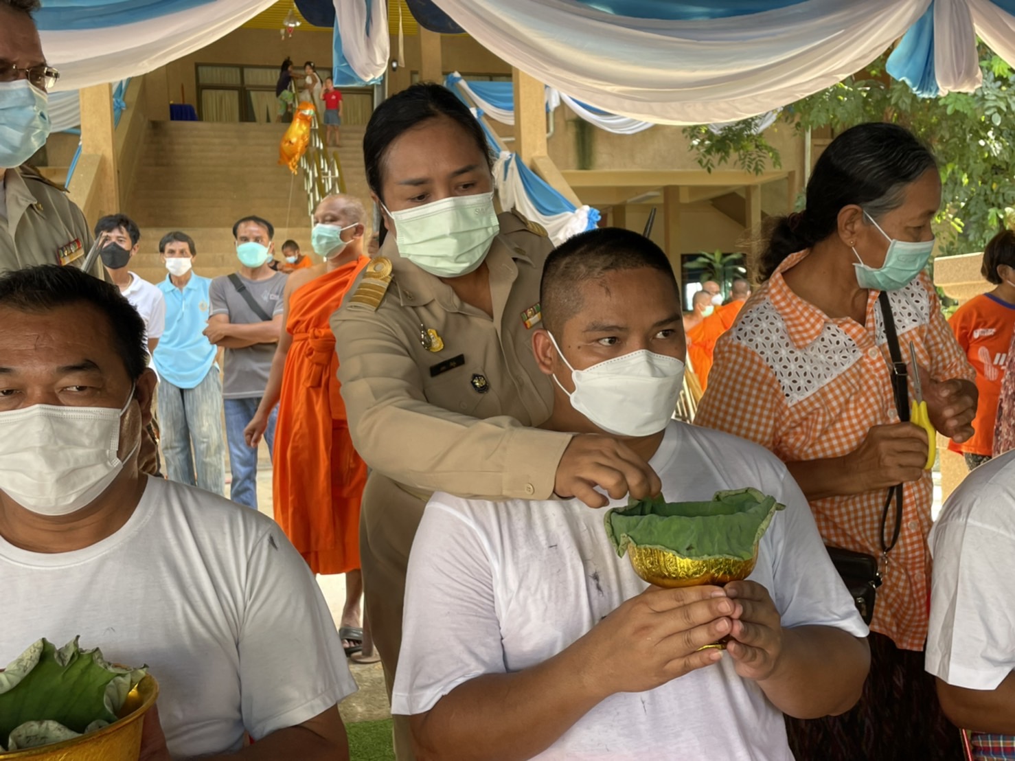 พช.กำแพงเพชร ร่วมพิธีปลงผมนาค ตามโครงการบรรพชาอุปสมบท 910 รูป เฉลิมพระเกียรติ สมเด็จพระนางเจ้าสิริกิติ์ พระบรมราชินีนาถ พระบรมราชชนนีพันปีหลวง เนื่องในโอกาสมหามงคลเฉลิมพระชนมพรรษา 90 พรรษา 12 สิงหาคม 2565 ณ วัดบ่อสามแสน จังหวัดกำแพงเพชร