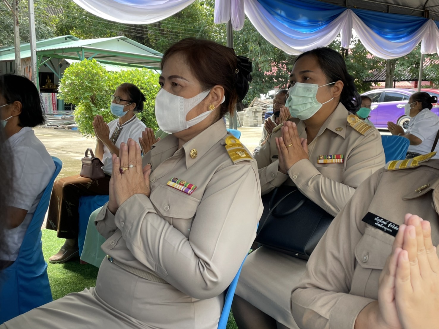 พช.กำแพงเพชร ร่วมพิธีปลงผมนาค ตามโครงการบรรพชาอุปสมบท 910 รูป เฉลิมพระเกียรติ สมเด็จพระนางเจ้าสิริกิติ์ พระบรมราชินีนาถ พระบรมราชชนนีพันปีหลวง เนื่องในโอกาสมหามงคลเฉลิมพระชนมพรรษา 90 พรรษา 12 สิงหาคม 2565 ณ วัดบ่อสามแสน จังหวัดกำแพงเพชร