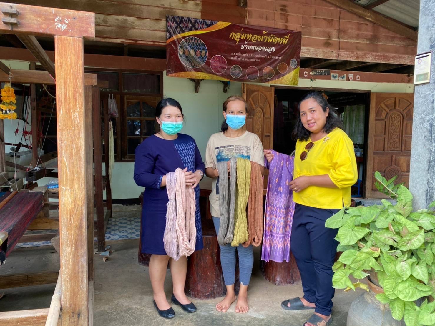 พช.กำแพงเพชร ติดตามความก้าวหน้า ในการทอผ้าลายพระราชทาน “ผ้าขิดลายนารีรัตนราชกัญญา” ในพื้นที่อำเภอไทรงาม, อำเภอทรายทองวัฒนา, อำเภอคลองขลุง และอำเภอขาณุวรลักษบุรี