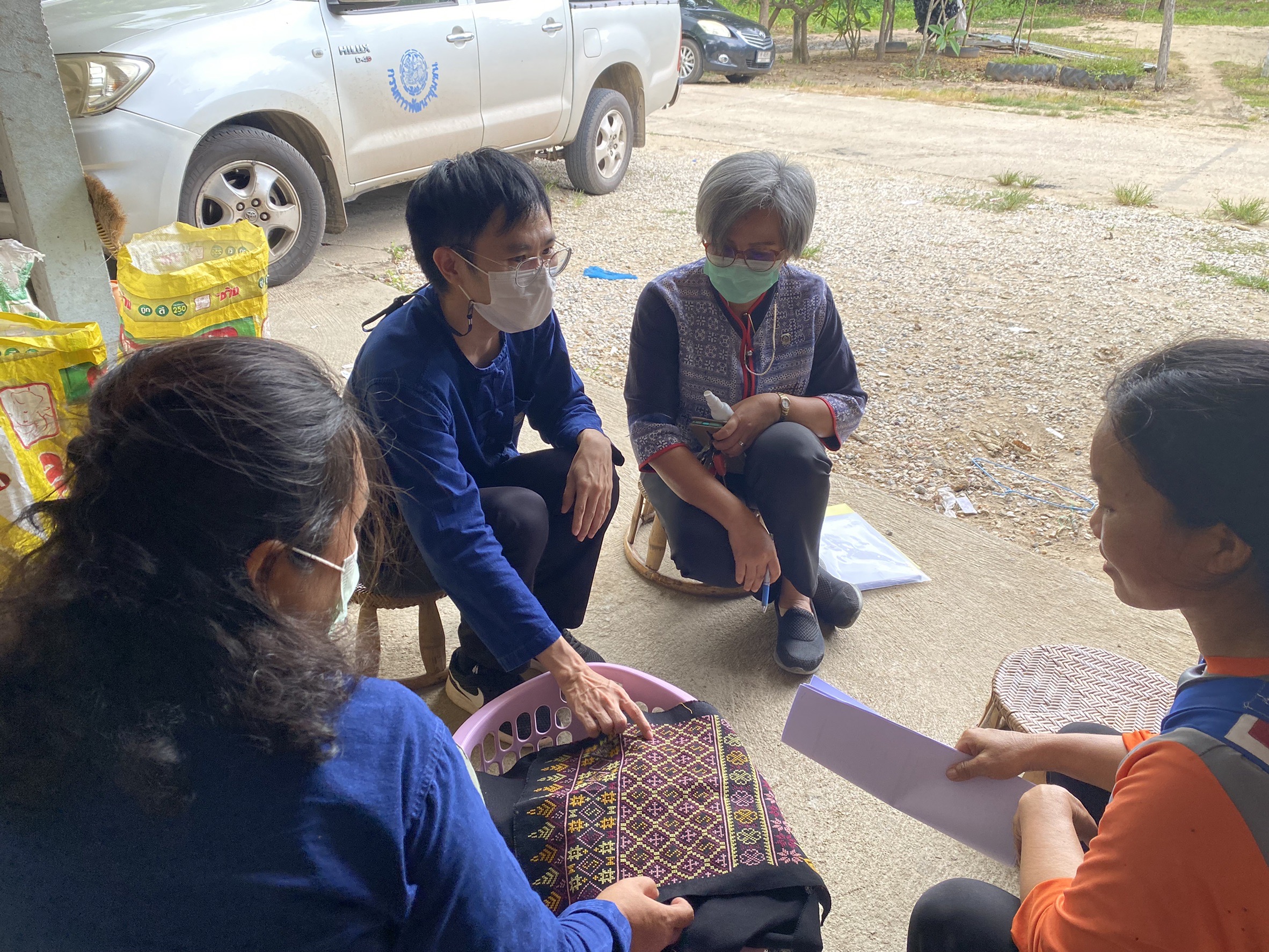 พช.กำแพงเพชร ติดตามความก้าวหน้า ในการทอผ้าลายพระราชทาน “ผ้าขิดลายนารีรัตนราชกัญญา”