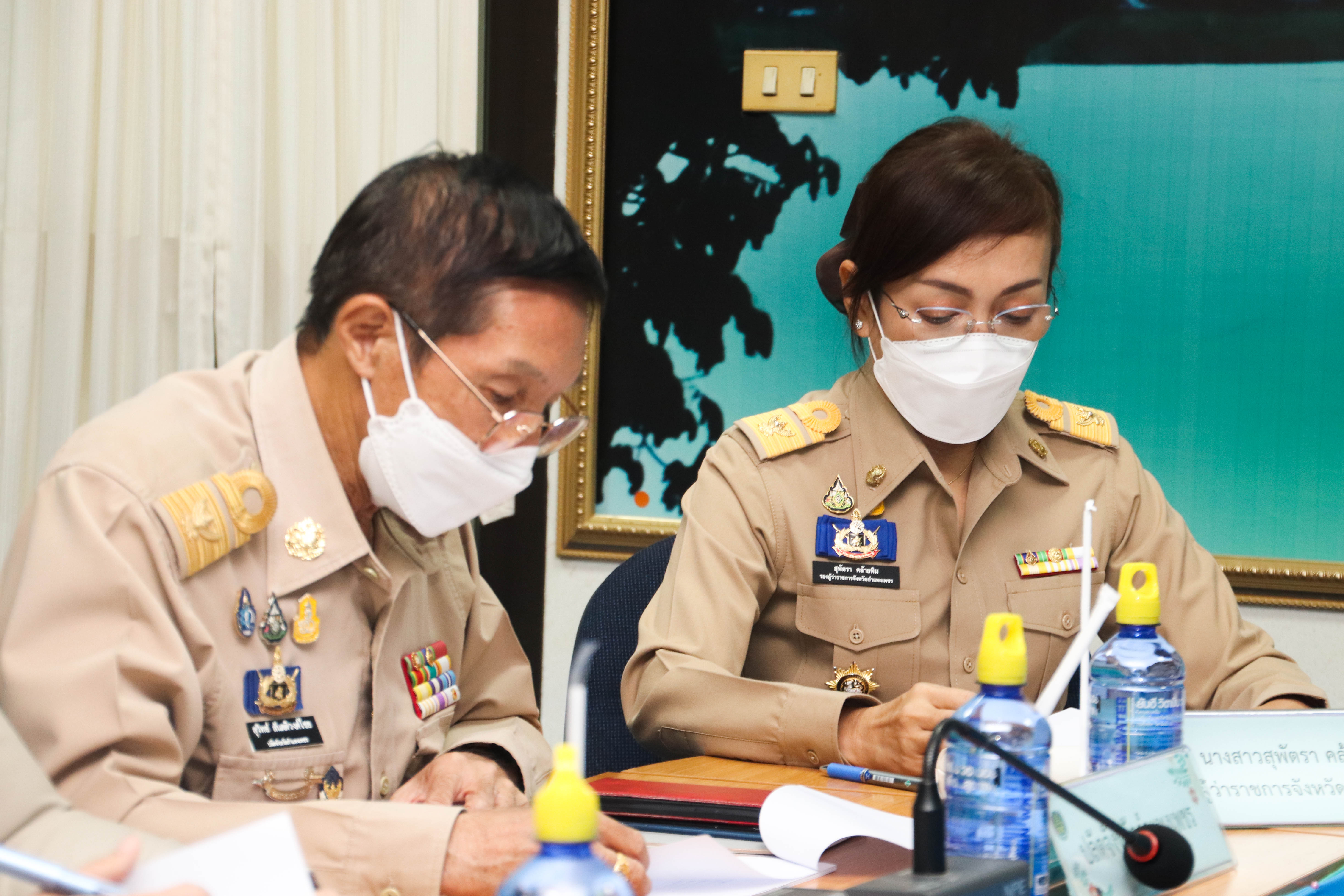 พช.กำแพงเพชร ประชุมคณะกรรมการบริหารศูนย์อำนวยการขจัดความยากจนและพัฒนาคนทุกช่วงวัยอย่างยั่งยืนตามหลักปรัชญาของเศรษฐกิจพอเพียงจังหวัดกำแพงเพชร (คจพ.จ.) ครั้งที่ 4/2565
