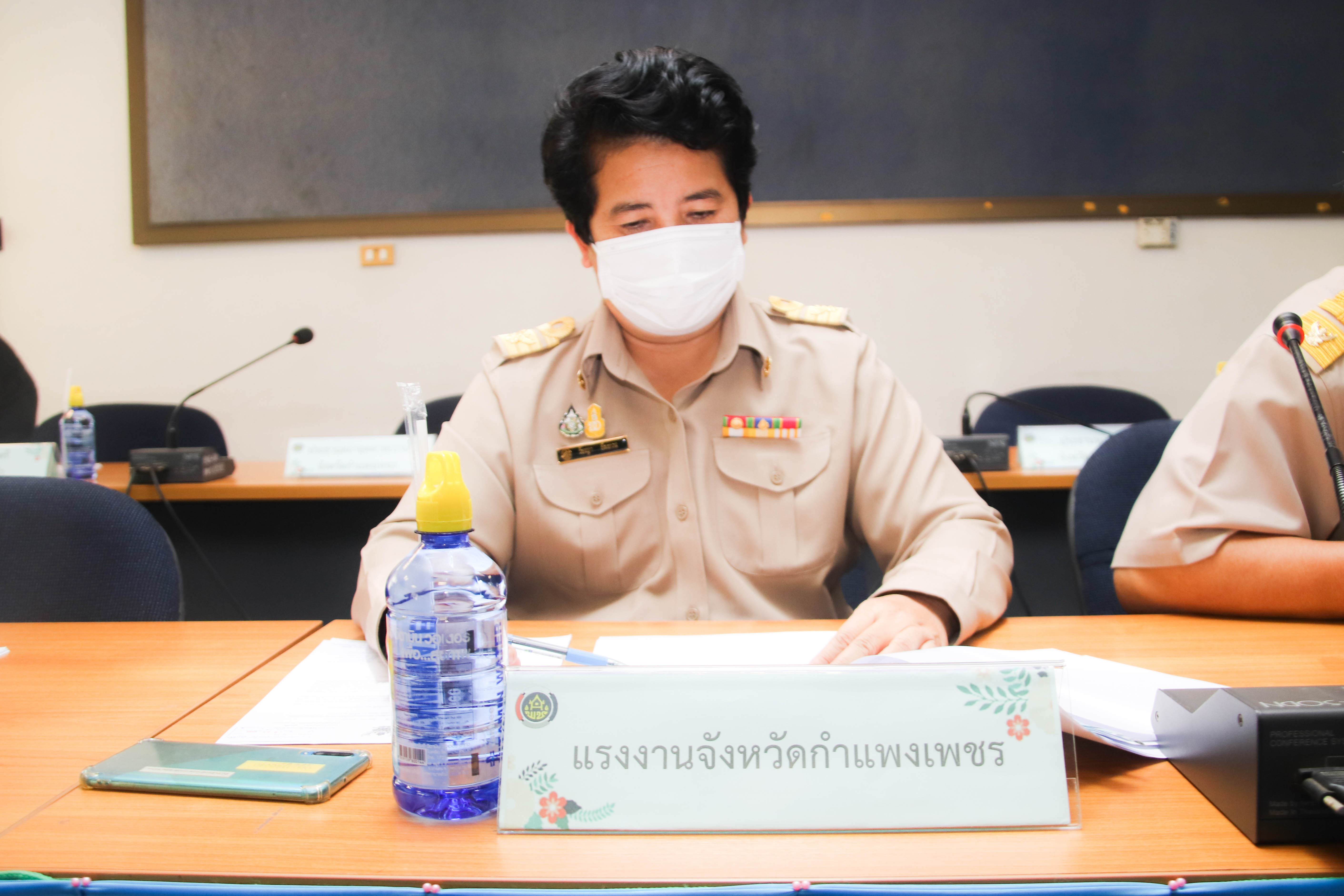 พช.กำแพงเพชร ประชุมคณะกรรมการบริหารศูนย์อำนวยการขจัดความยากจนและพัฒนาคนทุกช่วงวัยอย่างยั่งยืนตามหลักปรัชญาของเศรษฐกิจพอเพียงจังหวัดกำแพงเพชร (คจพ.จ.) ครั้งที่ 4/2565