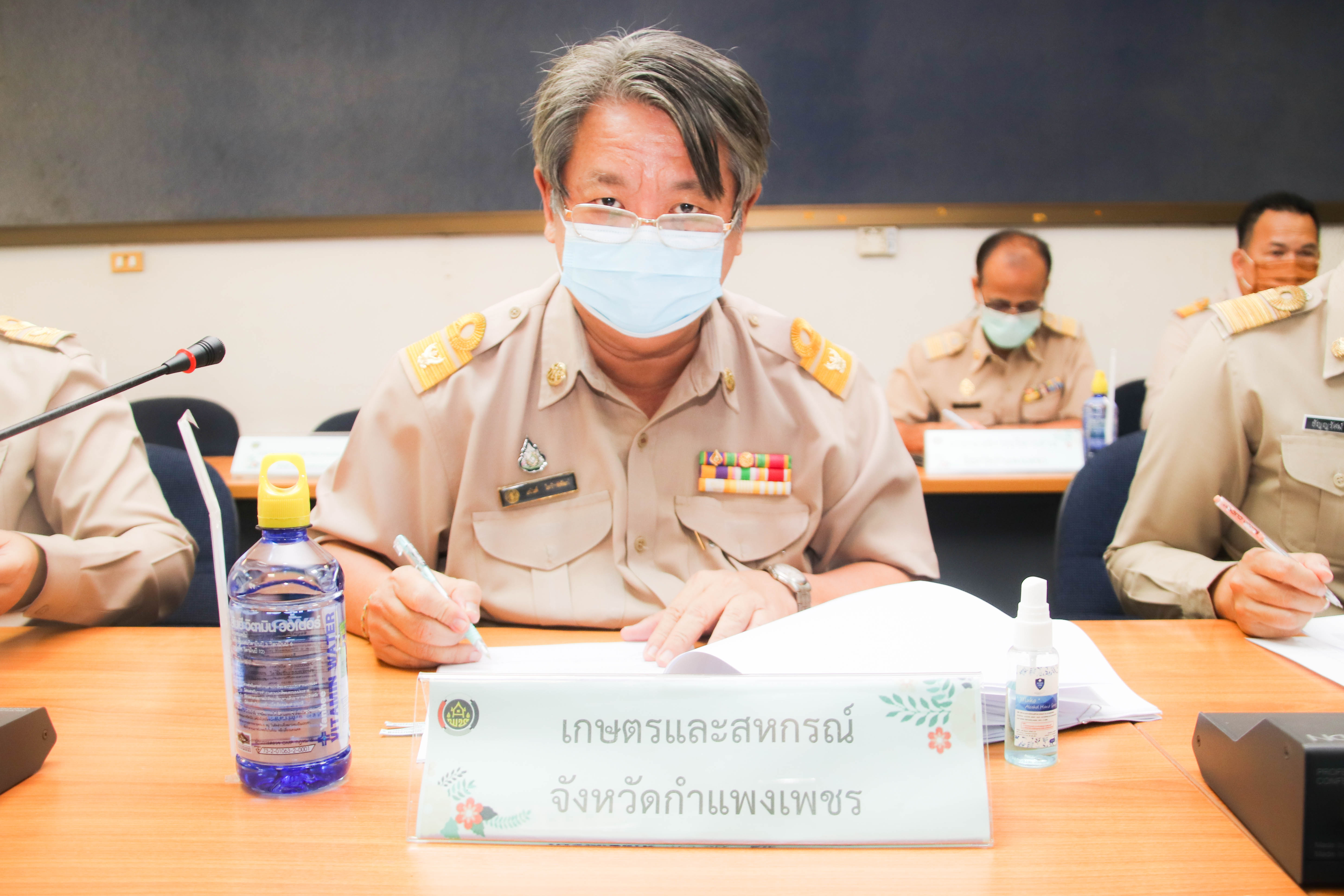พช.กำแพงเพชร ประชุมคณะกรรมการบริหารศูนย์อำนวยการขจัดความยากจนและพัฒนาคนทุกช่วงวัยอย่างยั่งยืนตามหลักปรัชญาของเศรษฐกิจพอเพียงจังหวัดกำแพงเพชร (คจพ.จ.) ครั้งที่ 4/2565