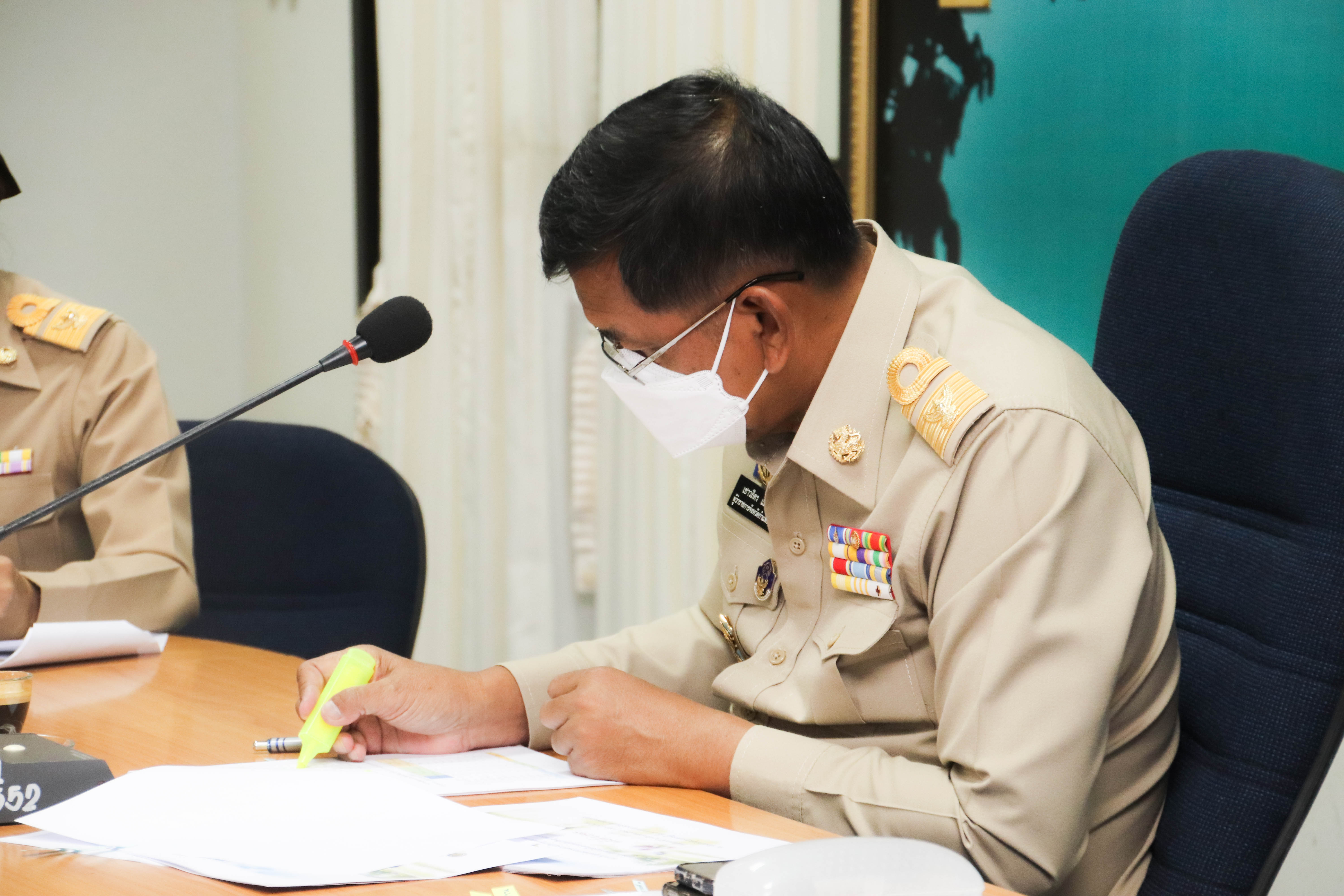 พช.กำแพงเพชร ประชุมคณะกรรมการบริหารศูนย์อำนวยการขจัดความยากจนและพัฒนาคนทุกช่วงวัยอย่างยั่งยืนตามหลักปรัชญาของเศรษฐกิจพอเพียงจังหวัดกำแพงเพชร (คจพ.จ.) ครั้งที่ 4/2565