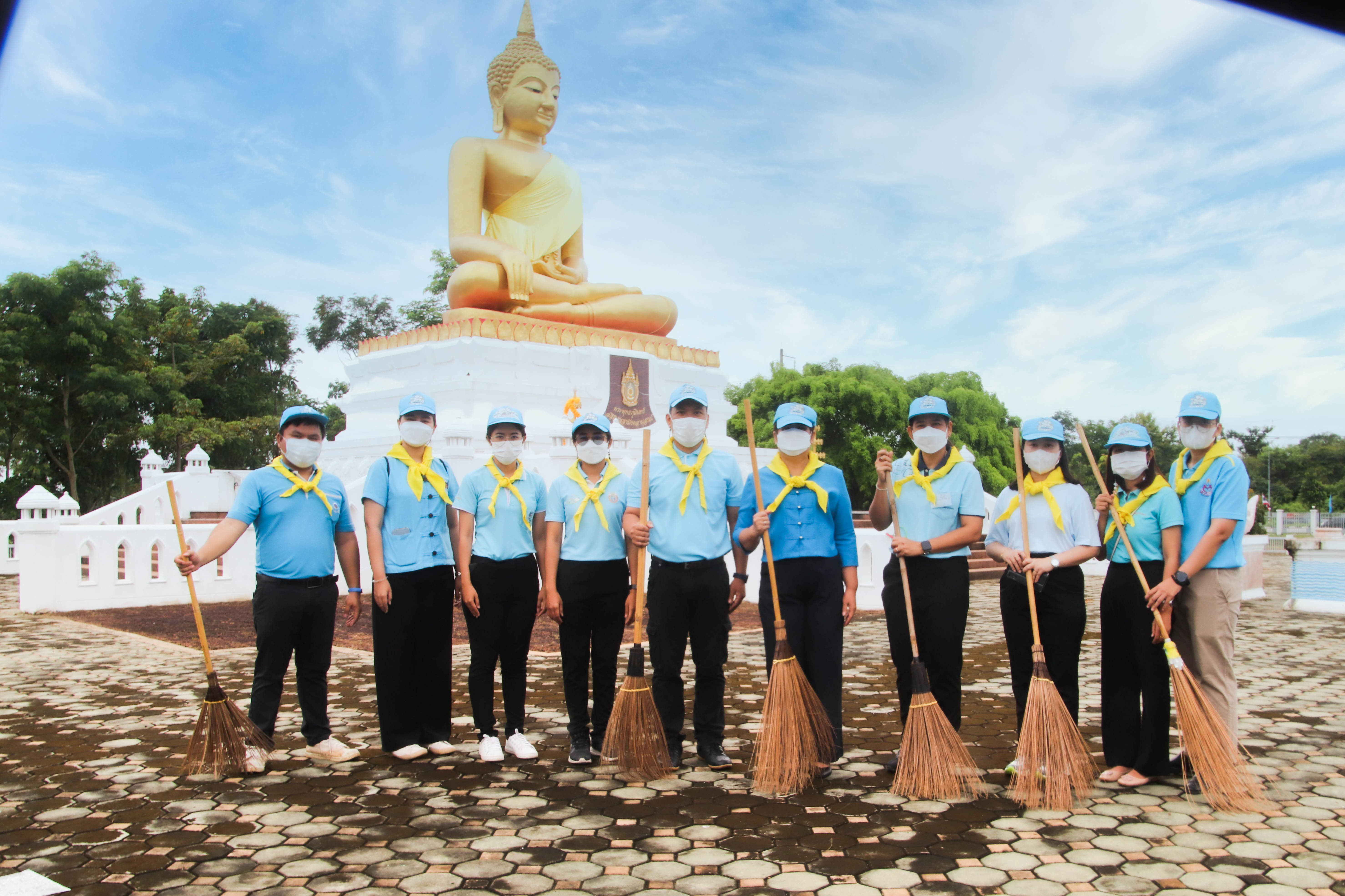 พช.กำแพงเพชร รวมพลัง ปฏิบัติบูชา จิตอาสาบำเพ็ญสาธารณประโยชน์และบำเพ็ญสาธารณกุศลเฉลิมพระเกียรติ  12 สิงหาคม 2565