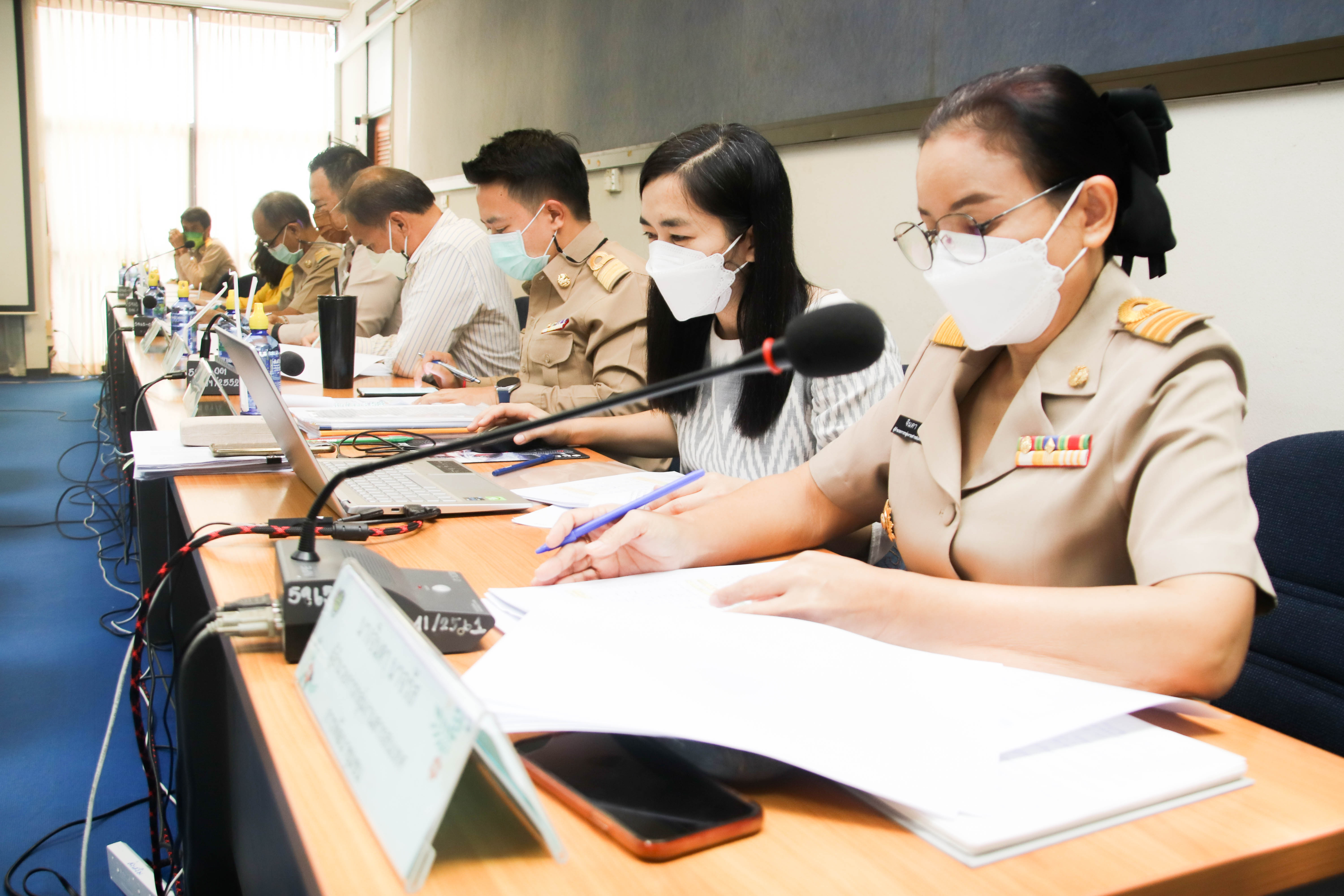 พช.กำแพงเพชร ประชุมคณะกรรมการบริหารศูนย์อำนวยการขจัดความยากจนและพัฒนาคนทุกช่วงวัยอย่างยั่งยืนตามหลักปรัชญาของเศรษฐกิจพอเพียงจังหวัดกำแพงเพชร (คจพ.จ.) ครั้งที่ 4/2565