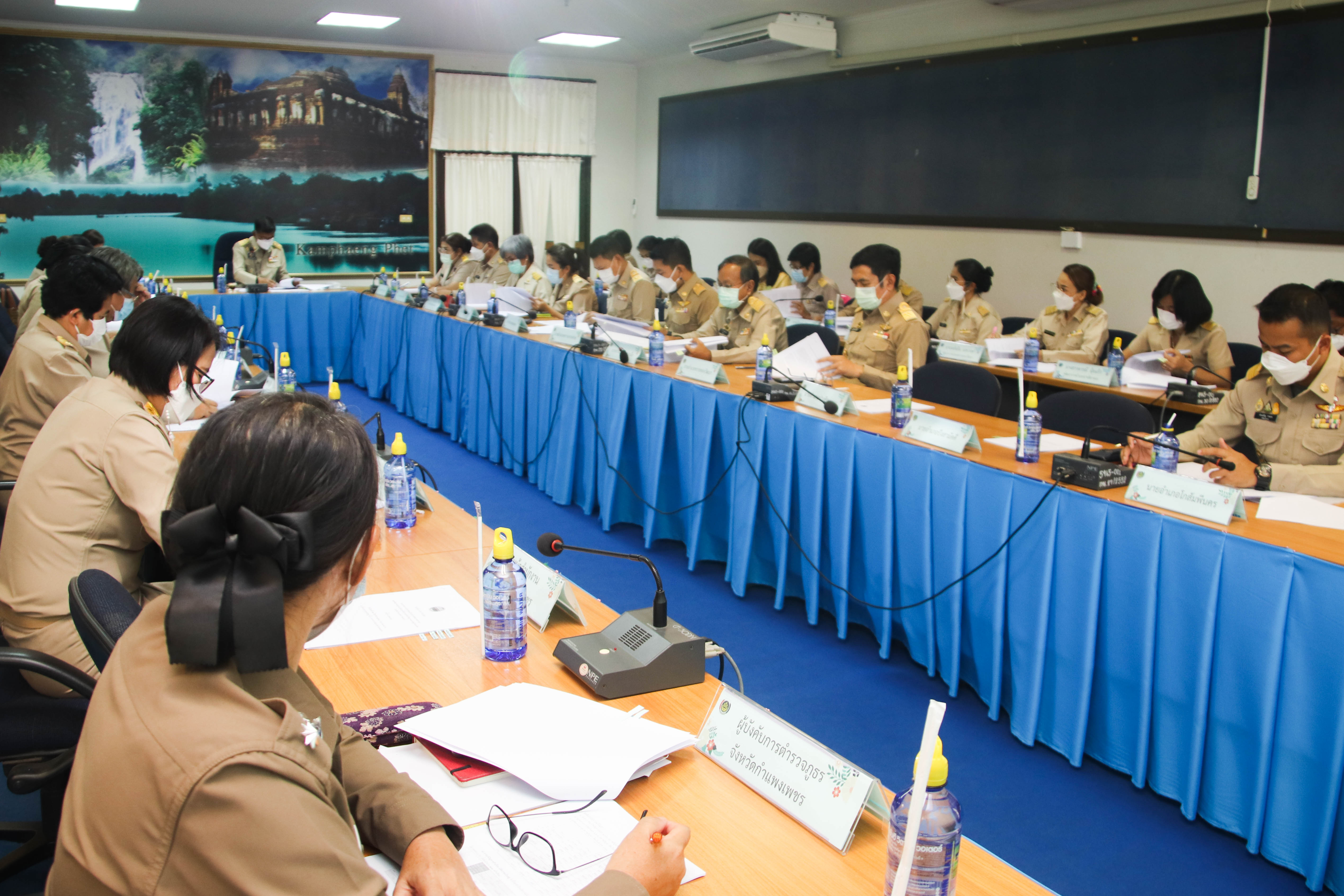 พช.กำแพงเพชร ประชุมคณะกรรมการบริหารศูนย์อำนวยการขจัดความยากจนและพัฒนาคนทุกช่วงวัยอย่างยั่งยืนตามหลักปรัชญาของเศรษฐกิจพอเพียงจังหวัดกำแพงเพชร (คจพ.จ.) ครั้งที่ 4/2565