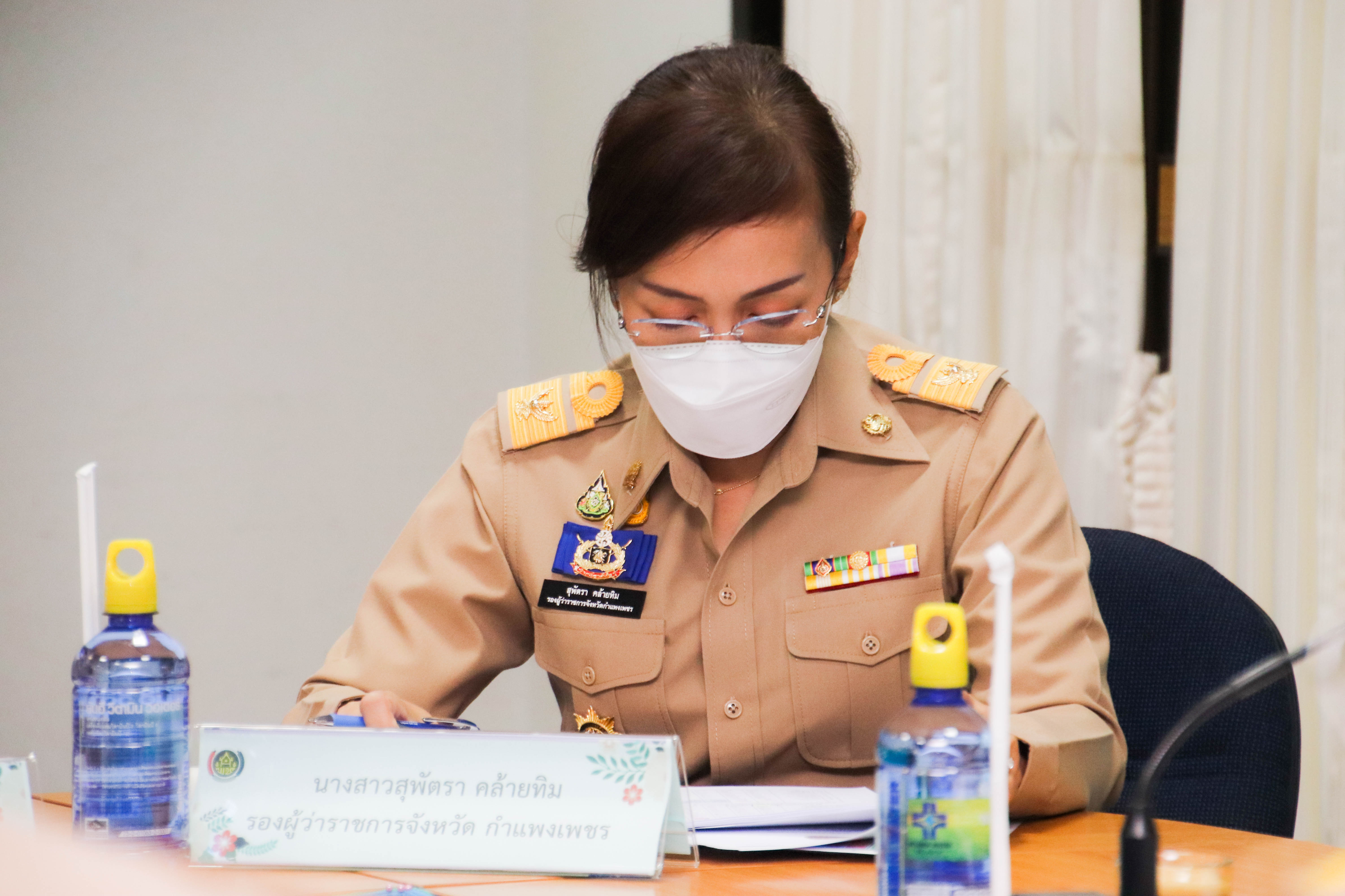 พช.กำแพงเพชร ประชุมคณะกรรมการบริหารศูนย์อำนวยการขจัดความยากจนและพัฒนาคนทุกช่วงวัยอย่างยั่งยืนตามหลักปรัชญาของเศรษฐกิจพอเพียงจังหวัดกำแพงเพชร (คจพ.จ.) ครั้งที่ 4/2565