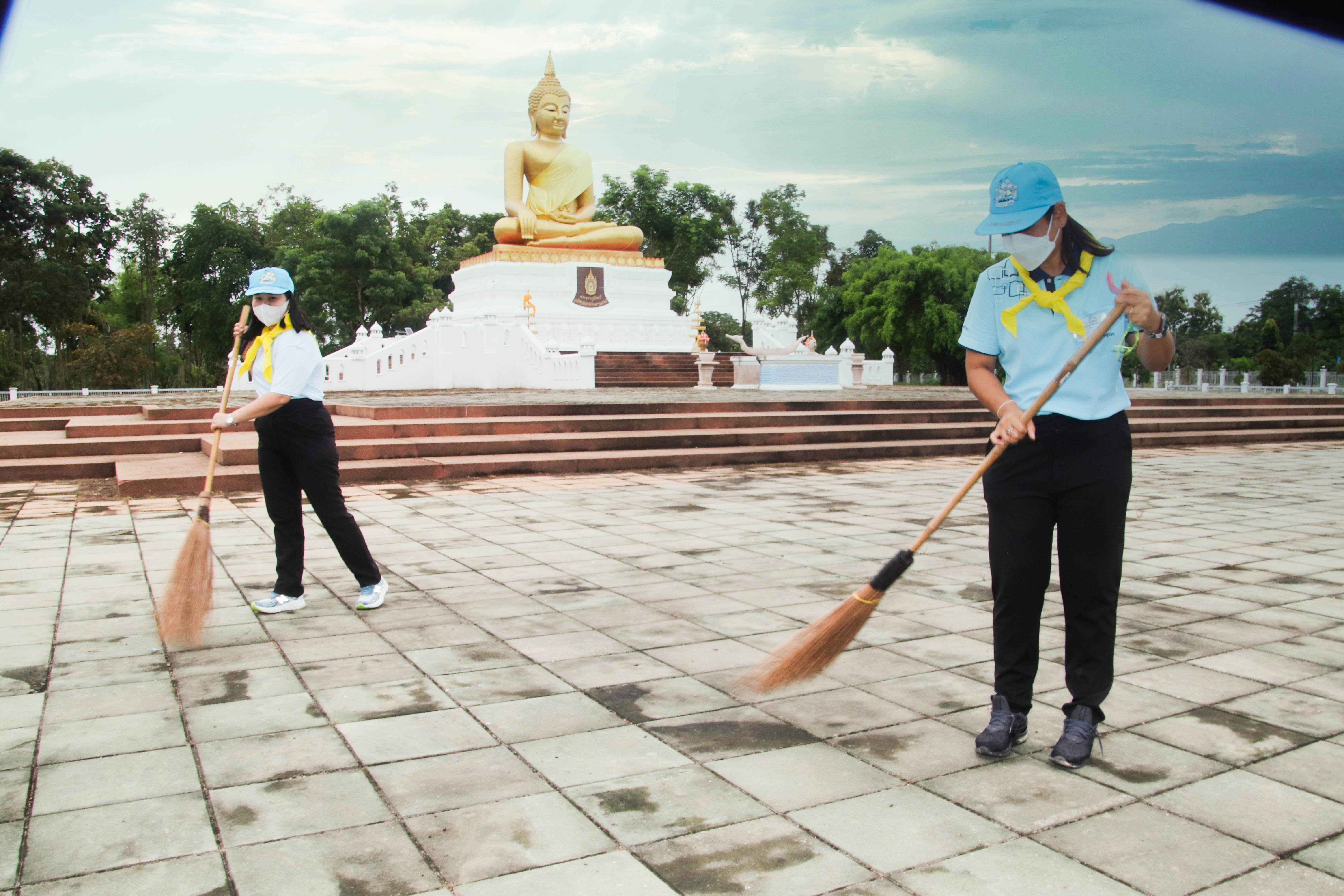 พช.กำแพงเพชร รวมพลัง ปฏิบัติบูชา จิตอาสาบำเพ็ญสาธารณประโยชน์และบำเพ็ญสาธารณกุศลเฉลิมพระเกียรติ  12 สิงหาคม 2565