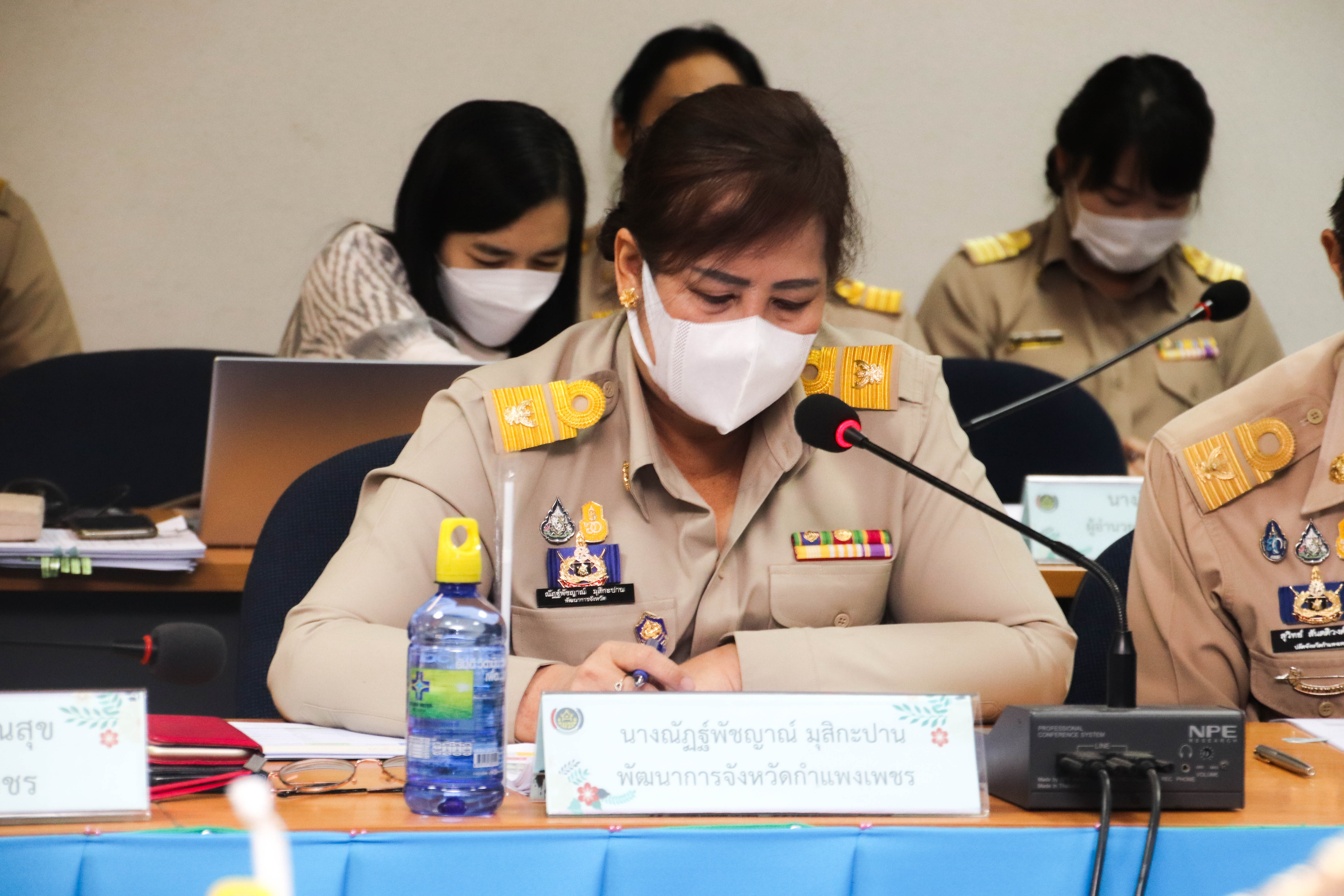 พช.กำแพงเพชร ประชุมคณะกรรมการบริหารศูนย์อำนวยการขจัดความยากจนและพัฒนาคนทุกช่วงวัยอย่างยั่งยืนตามหลักปรัชญาของเศรษฐกิจพอเพียงจังหวัดกำแพงเพชร (คจพ.จ.) ครั้งที่ 4/2565