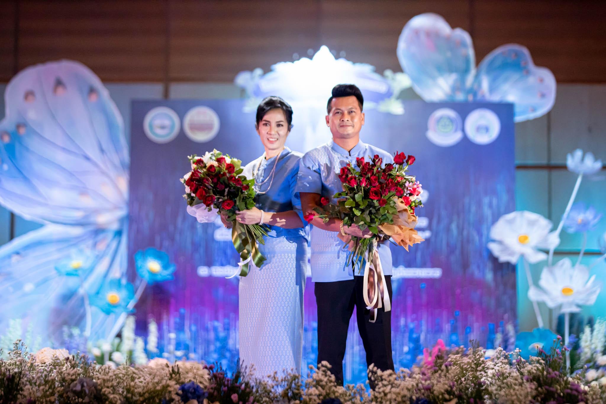 อลังการ! “รวมพลังสตรี อนุรักษ์ผ้าถิ่นไทย ดำรงไว้ในแผ่นดินกำแพงเพชร เนื่องในวันเฉลิมพระชนมพรรษา พระบรมราชชนนีพันปีหลวง”