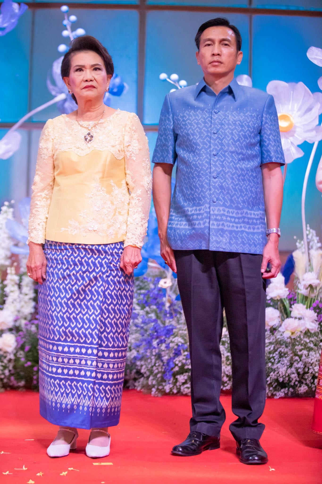 อลังการ! “รวมพลังสตรี อนุรักษ์ผ้าถิ่นไทย ดำรงไว้ในแผ่นดินกำแพงเพชร เนื่องในวันเฉลิมพระชนมพรรษา พระบรมราชชนนีพันปีหลวง”