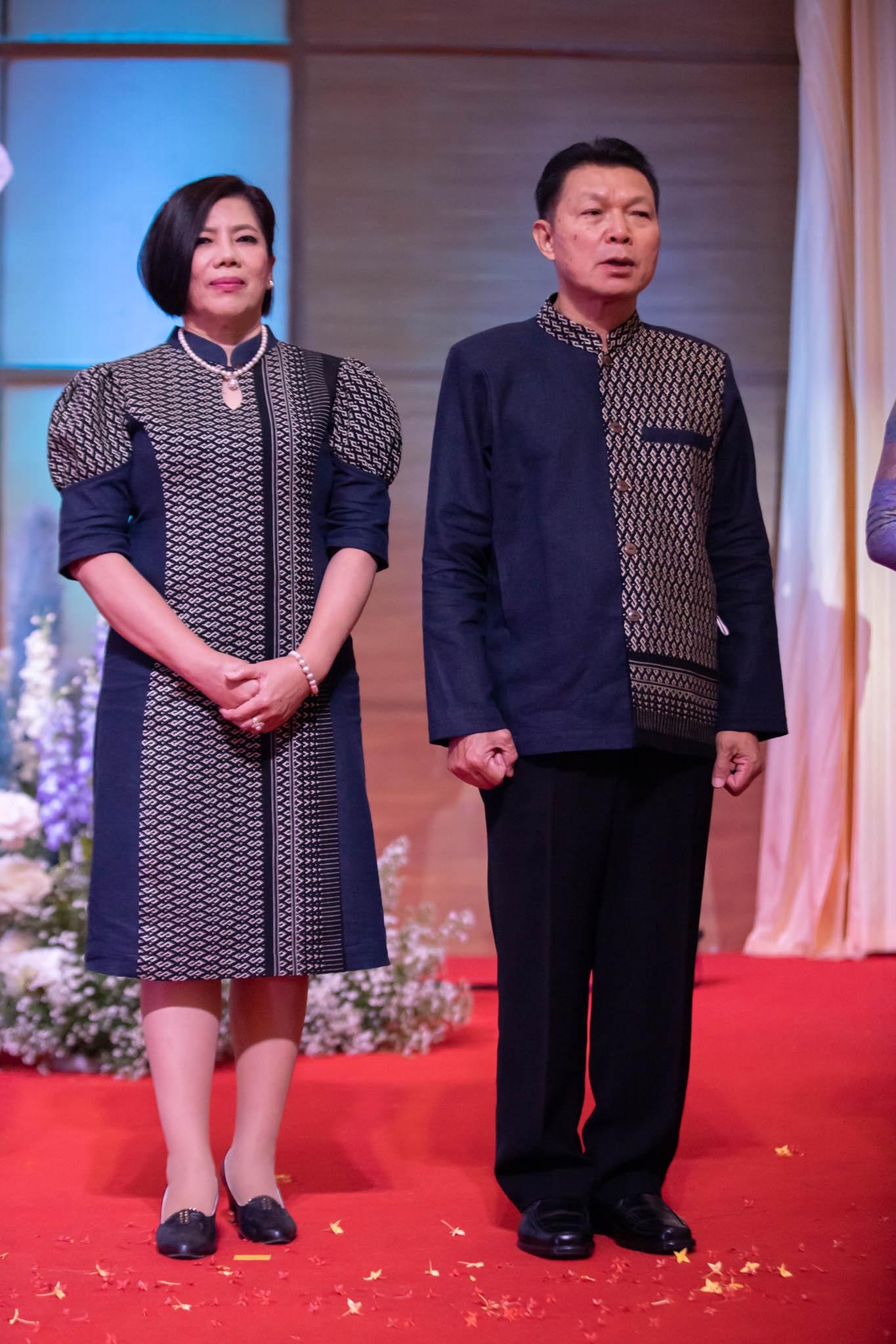 อลังการ! “รวมพลังสตรี อนุรักษ์ผ้าถิ่นไทย ดำรงไว้ในแผ่นดินกำแพงเพชร เนื่องในวันเฉลิมพระชนมพรรษา พระบรมราชชนนีพันปีหลวง”