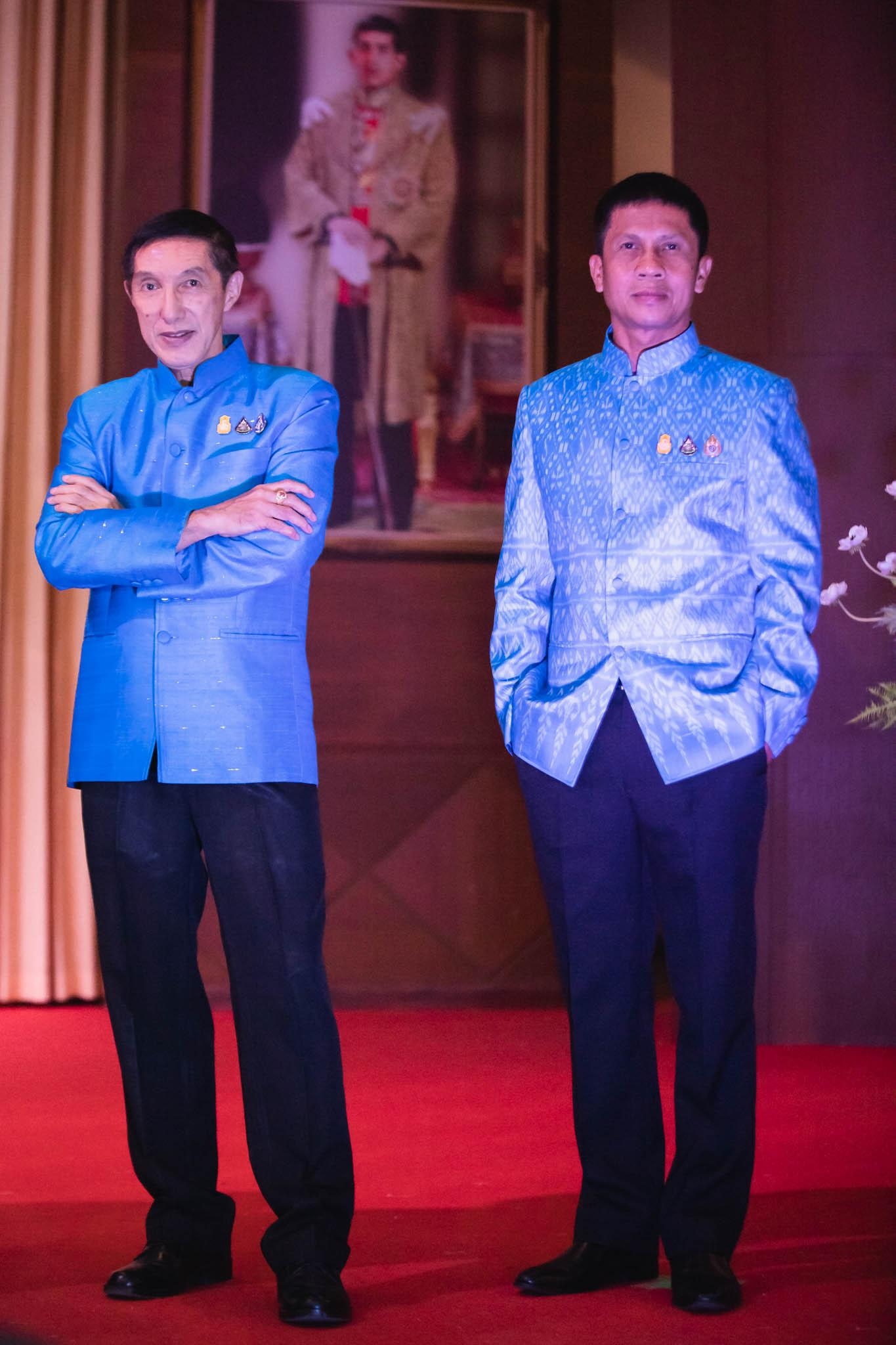 อลังการ! “รวมพลังสตรี อนุรักษ์ผ้าถิ่นไทย ดำรงไว้ในแผ่นดินกำแพงเพชร เนื่องในวันเฉลิมพระชนมพรรษา พระบรมราชชนนีพันปีหลวง”