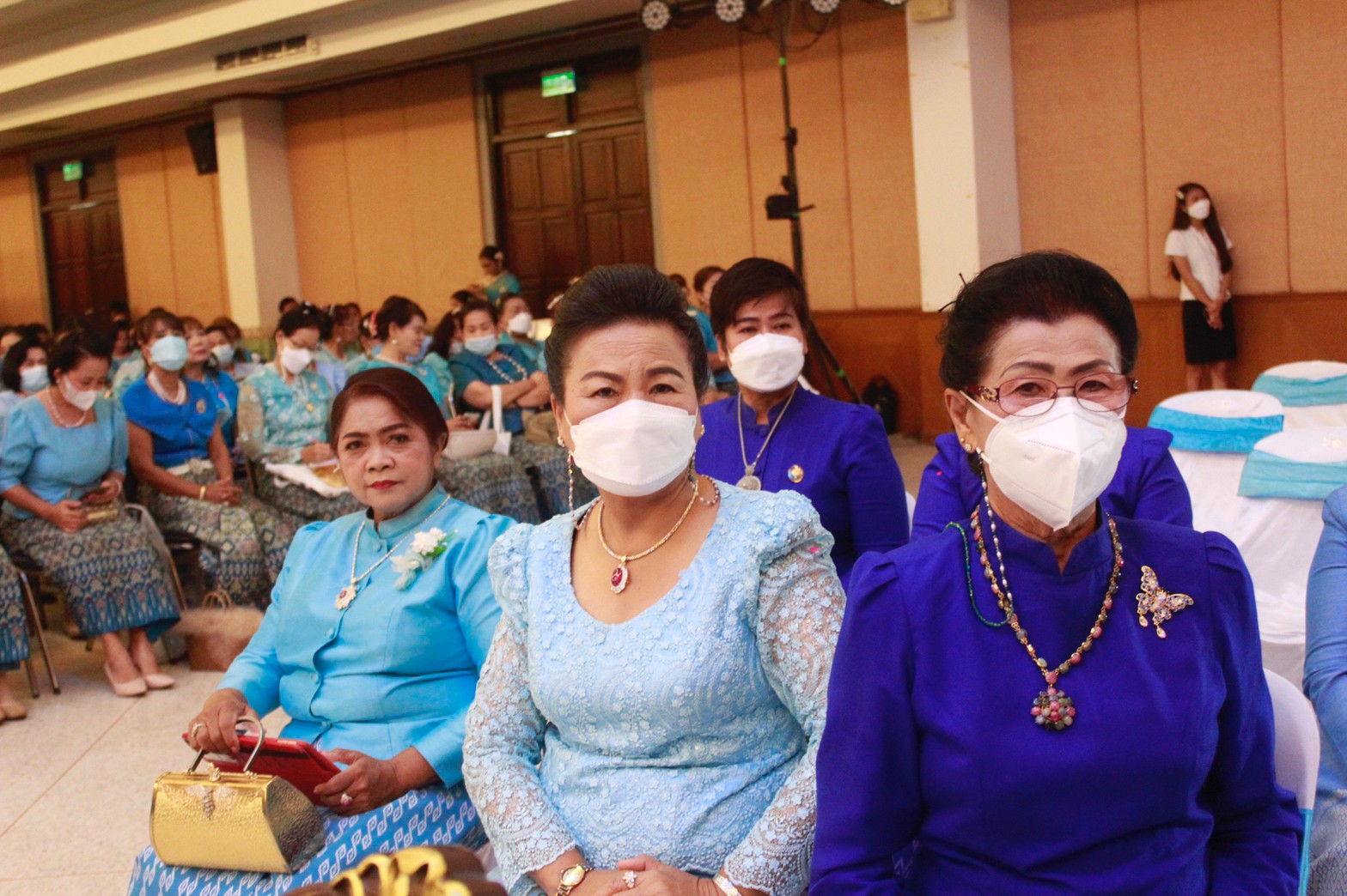อลังการ! “รวมพลังสตรี อนุรักษ์ผ้าถิ่นไทย ดำรงไว้ในแผ่นดินกำแพงเพชร เนื่องในวันเฉลิมพระชนมพรรษา พระบรมราชชนนีพันปีหลวง”