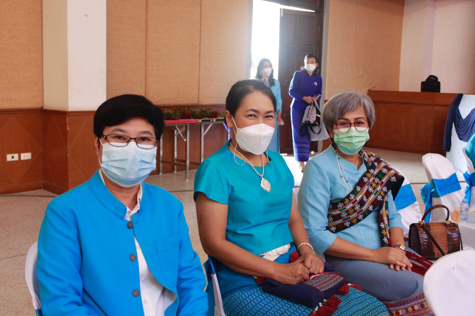 อลังการ! “รวมพลังสตรี อนุรักษ์ผ้าถิ่นไทย ดำรงไว้ในแผ่นดินกำแพงเพชร เนื่องในวันเฉลิมพระชนมพรรษา พระบรมราชชนนีพันปีหลวง”