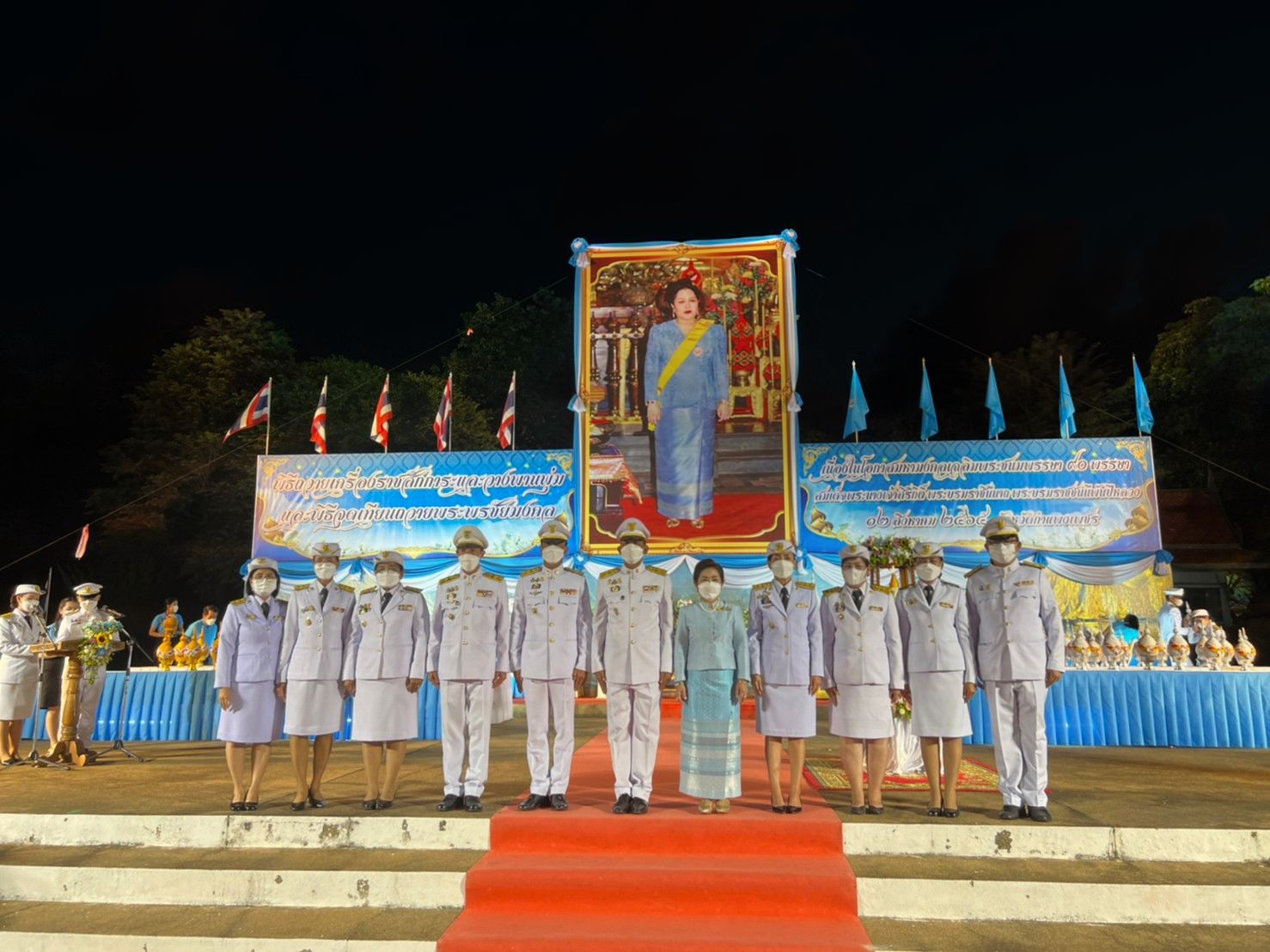 จังหวัดกำแพงเพชร จัดพิธีถวายเครื่องราชสักการะ วางพานพุ่มและพิธีจุดเทียนถวายพระพรชัยมงคล สมเด็จพระนางเจ้าสิริกิติ์ พระบรมราชินีนาถ พระบรมราชชนนีพันปีหลวง เนื่องในโอกาสมหามงคลเฉลิมพระชนมพรรษา 90 พรรษา 12 สิงหาคม 2565