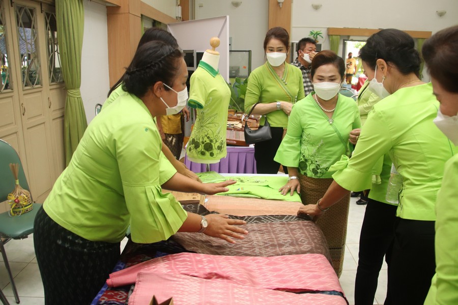 กำแพงเพชร แถลงข่าวเตรียมจัดงานใหญ่สืบสานประเพณีสารทไทย-กล้วยไข่  และของดีเมืองกำแพง ปี 2565  พช.กำแพงเพชร เผย! บ่ายโมง 23 กันยายนนี้  ร่วมเชียร์ร่วมสนุกกับการแข่งขัน “การกวนกระยาสารท” ชมชิมช๊อป สินค้าโอทอป สินค้าชุมชน ภายในงาน