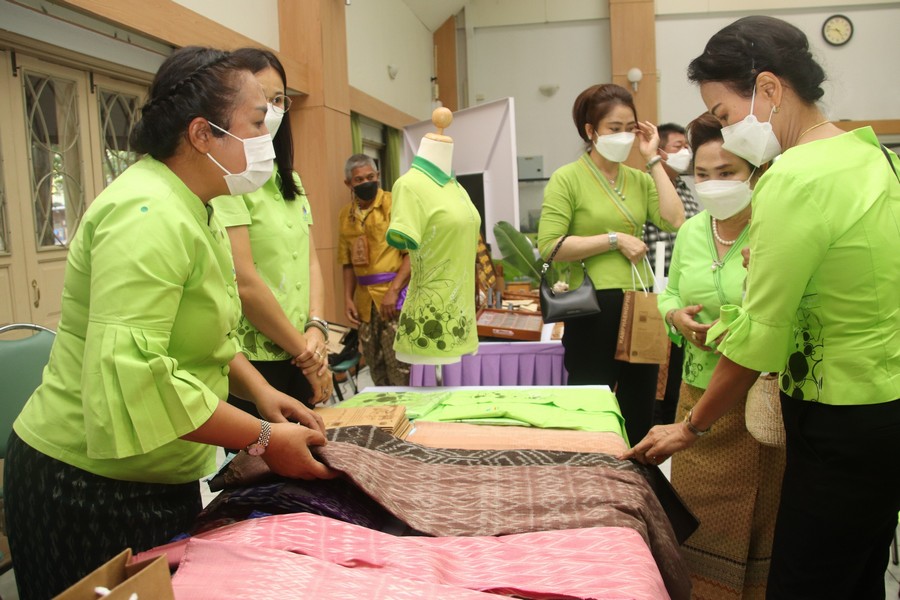 กำแพงเพชร แถลงข่าวเตรียมจัดงานใหญ่สืบสานประเพณีสารทไทย-กล้วยไข่  และของดีเมืองกำแพง ปี 2565  พช.กำแพงเพชร เผย! บ่ายโมง 23 กันยายนนี้  ร่วมเชียร์ร่วมสนุกกับการแข่งขัน “การกวนกระยาสารท” ชมชิมช๊อป สินค้าโอทอป สินค้าชุมชน ภายในงาน