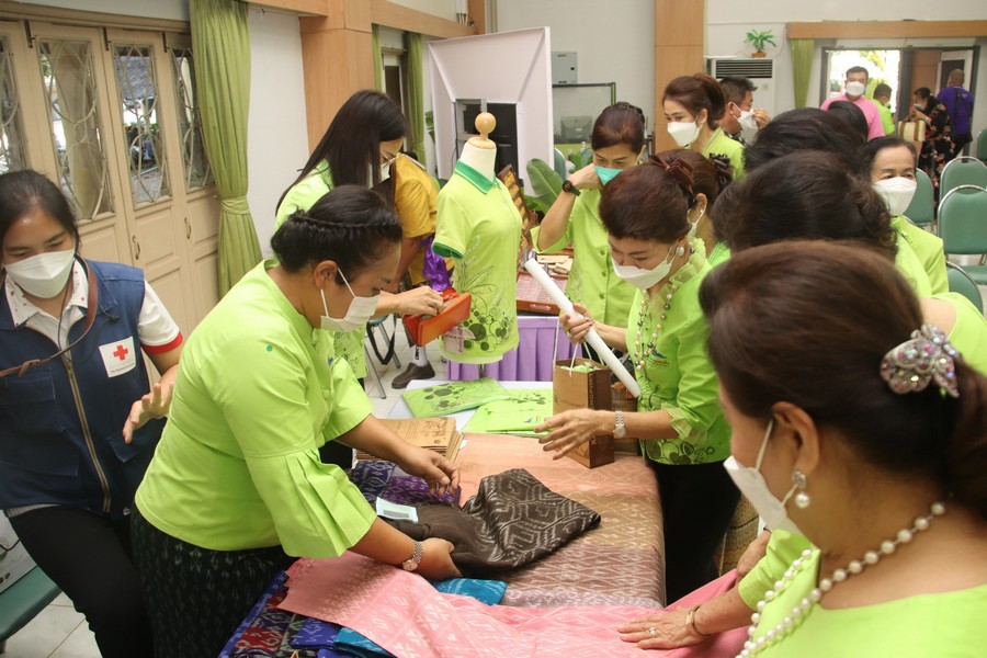 กำแพงเพชร แถลงข่าวเตรียมจัดงานใหญ่สืบสานประเพณีสารทไทย-กล้วยไข่  และของดีเมืองกำแพง ปี 2565  พช.กำแพงเพชร เผย! บ่ายโมง 23 กันยายนนี้  ร่วมเชียร์ร่วมสนุกกับการแข่งขัน “การกวนกระยาสารท” ชมชิมช๊อป สินค้าโอทอป สินค้าชุมชน ภายในงาน