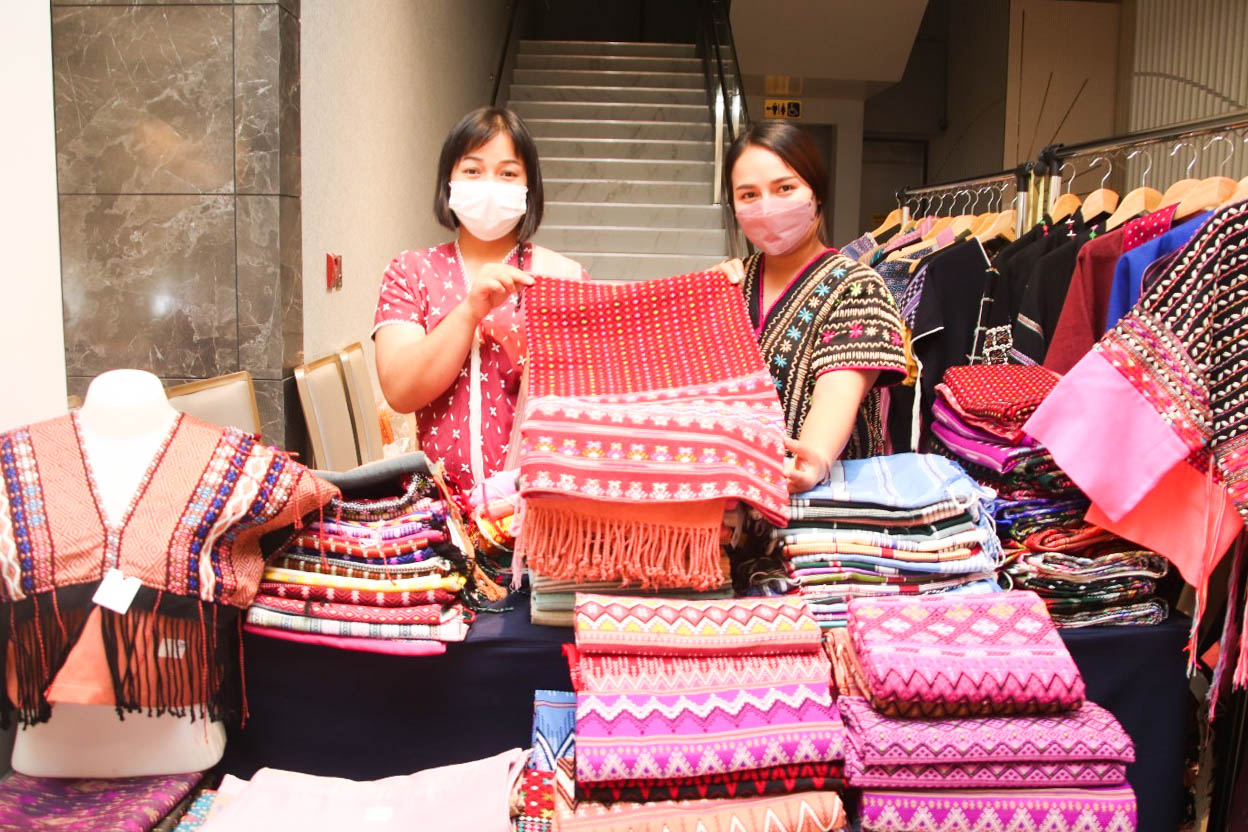พช.กำแพงเพชร ร่วมโครงการสตรีภาคเหนือเมืองงาม สามวัฒนธรรม สืบสานส่งเสริมภูษาศิลป์ ก้าวไกลสู่สากล