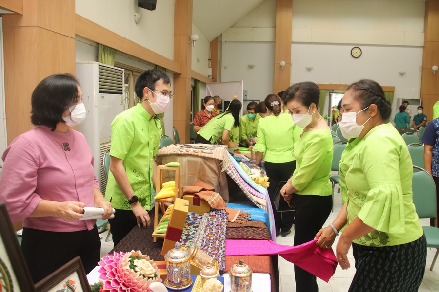 กำแพงเพชร แถลงข่าวเตรียมจัดงานใหญ่สืบสานประเพณีสารทไทย-กล้วยไข่  และของดีเมืองกำแพง ปี 2565  พช.กำแพงเพชร เผย! บ่ายโมง 23 กันยายนนี้  ร่วมเชียร์ร่วมสนุกกับการแข่งขัน “การกวนกระยาสารท” ชมชิมช๊อป สินค้าโอทอป สินค้าชุมชน ภายในงาน