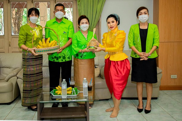กำแพงเพชร แถลงข่าวเตรียมจัดงานใหญ่สืบสานประเพณีสารทไทย-กล้วยไข่  และของดีเมืองกำแพง ปี 2565  พช.กำแพงเพชร เผย! บ่ายโมง 23 กันยายนนี้  ร่วมเชียร์ร่วมสนุกกับการแข่งขัน “การกวนกระยาสารท” ชมชิมช๊อป สินค้าโอทอป สินค้าชุมชน ภายในงาน