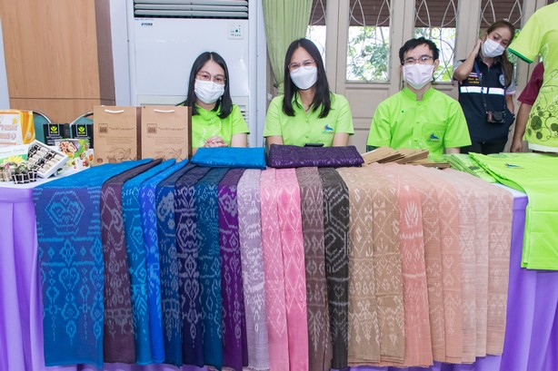 กำแพงเพชร แถลงข่าวเตรียมจัดงานใหญ่สืบสานประเพณีสารทไทย-กล้วยไข่  และของดีเมืองกำแพง ปี 2565  พช.กำแพงเพชร เผย! บ่ายโมง 23 กันยายนนี้  ร่วมเชียร์ร่วมสนุกกับการแข่งขัน “การกวนกระยาสารท” ชมชิมช๊อป สินค้าโอทอป สินค้าชุมชน ภายในงาน