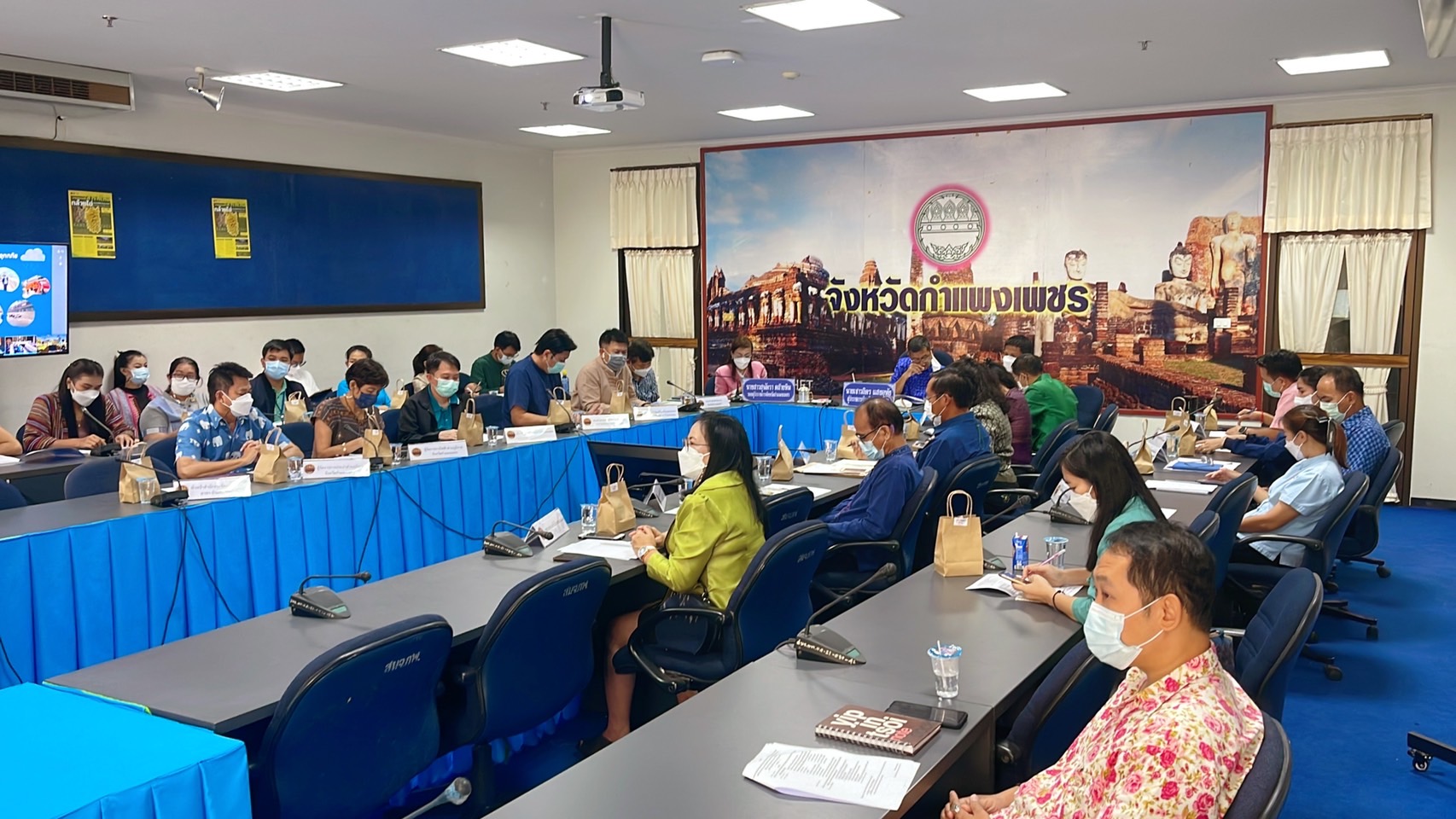 พช.กำแพงเพชร ร่วมประชุมขับเคลื่อนและติดตามนโยบายของรัฐบาลและภารกิจสำคัญของกระทรวงมหาดไทย เดือนกันยายน 2565