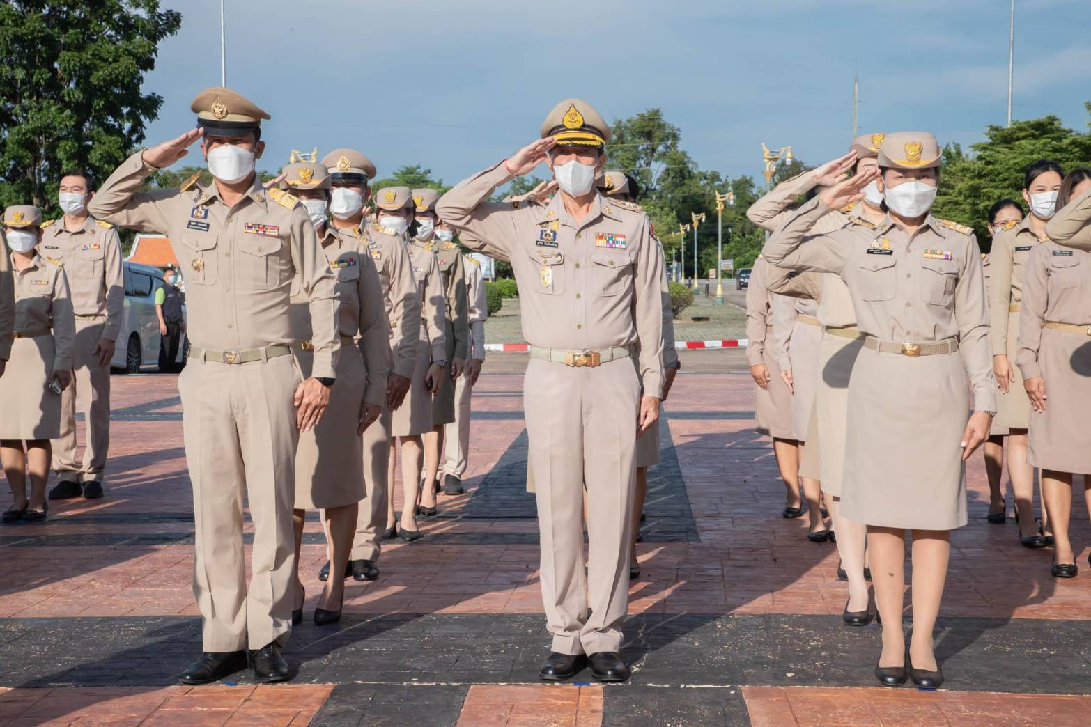 พช.กำแพงเพชร ร่วมกิจกรรมเคารพธงชาติและร้องเพลงชาติไทย เนื่องในวันพระราชทานธงชาติไทย (Thai National Flag)