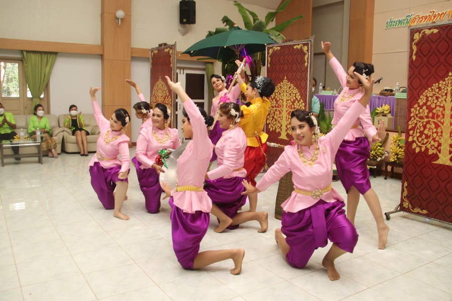 กำแพงเพชร แถลงข่าวเตรียมจัดงานใหญ่สืบสานประเพณีสารทไทย-กล้วยไข่  และของดีเมืองกำแพง ปี 2565  พช.กำแพงเพชร เผย! บ่ายโมง 23 กันยายนนี้  ร่วมเชียร์ร่วมสนุกกับการแข่งขัน “การกวนกระยาสารท” ชมชิมช๊อป สินค้าโอทอป สินค้าชุมชน ภายในงาน