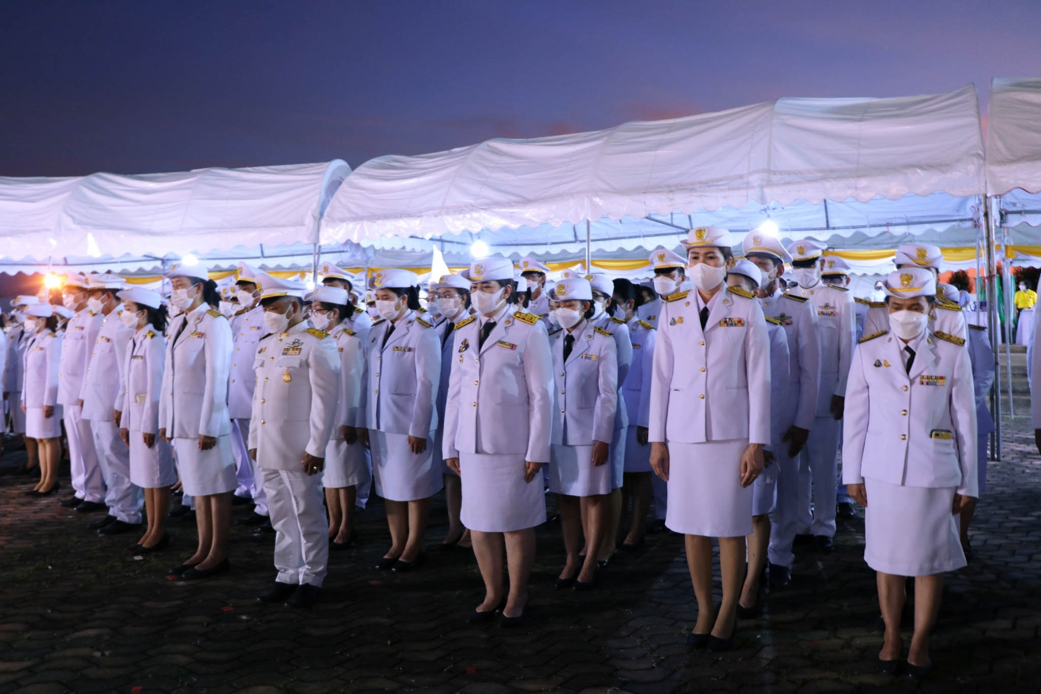พช.กำแพงเพชร ร่วมพิธีวางพวงมาลา น้อมรำลึกในพระมหากรุณาธิคุณ เนื่องในวันคล้ายวันสวรรคต รัชกาลที่ 9