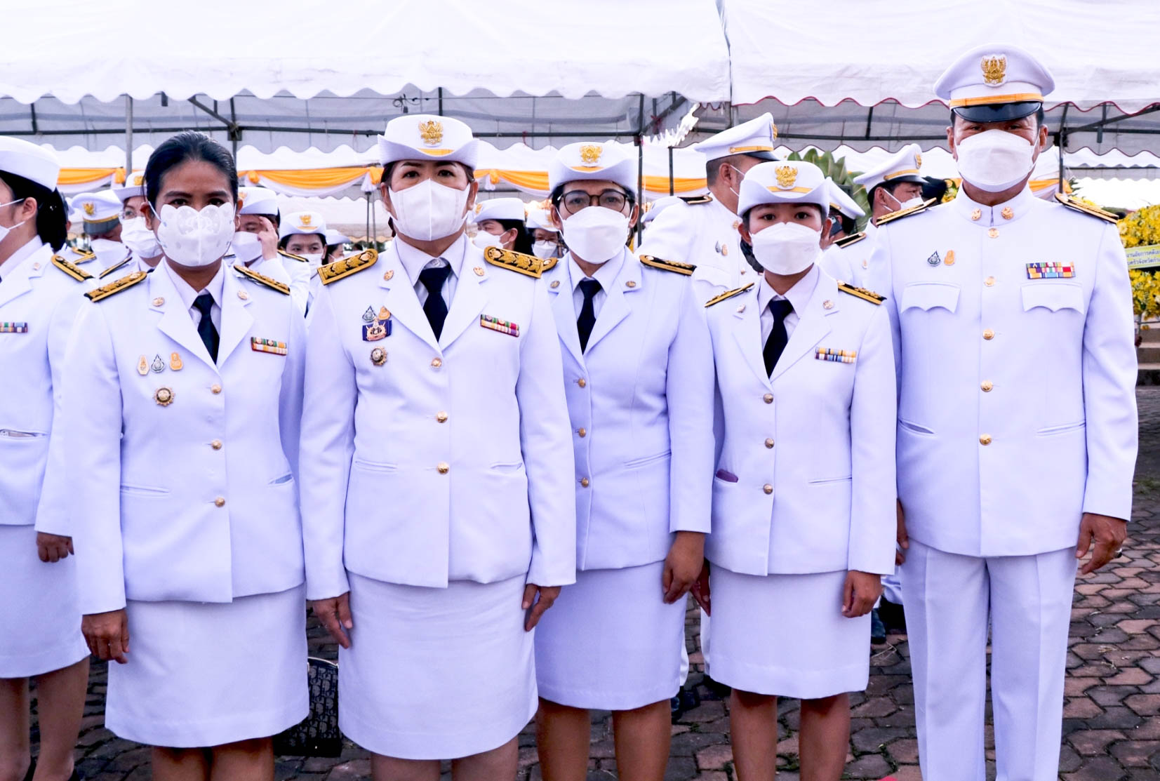 พช.กำแพงเพชร ร่วมพิธีวางพวงมาลา น้อมรำลึกในพระมหากรุณาธิคุณ เนื่องในวันคล้ายวันสวรรคต รัชกาลที่ 9