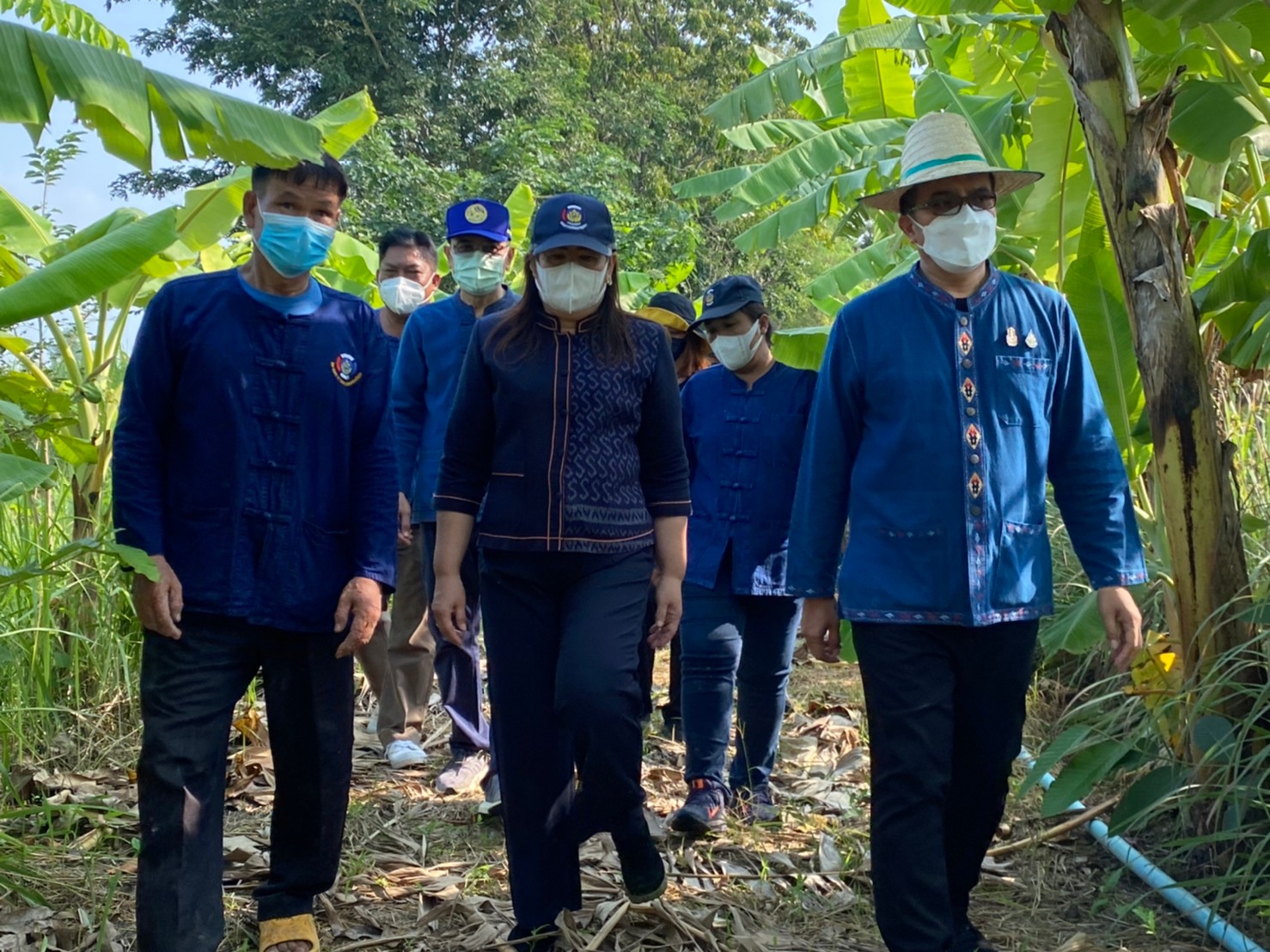 ผู้ตรวจราชการกรมการพัฒนาชุมชน ร่วมกิจกรรมเอามื้อสามัคคี โคก หนอง นา โมเดล จังหวัดกำแพงเพชร
