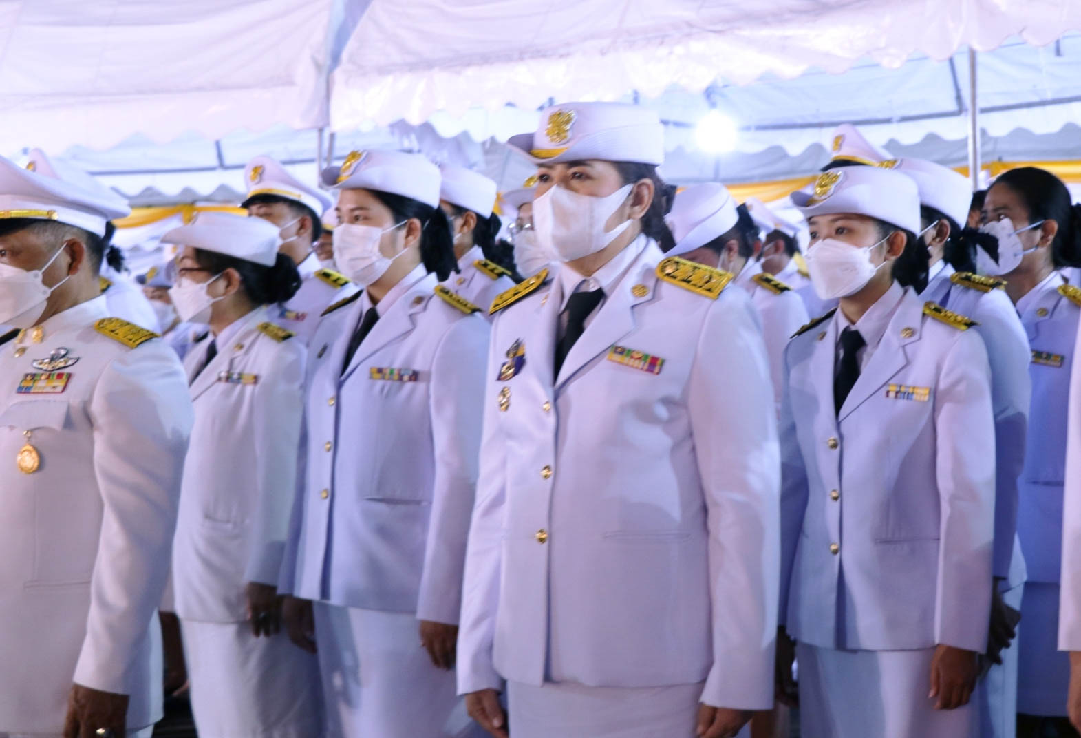 พช.กำแพงเพชร ร่วมพิธีวางพวงมาลา น้อมรำลึกในพระมหากรุณาธิคุณ เนื่องในวันคล้ายวันสวรรคต รัชกาลที่ 9