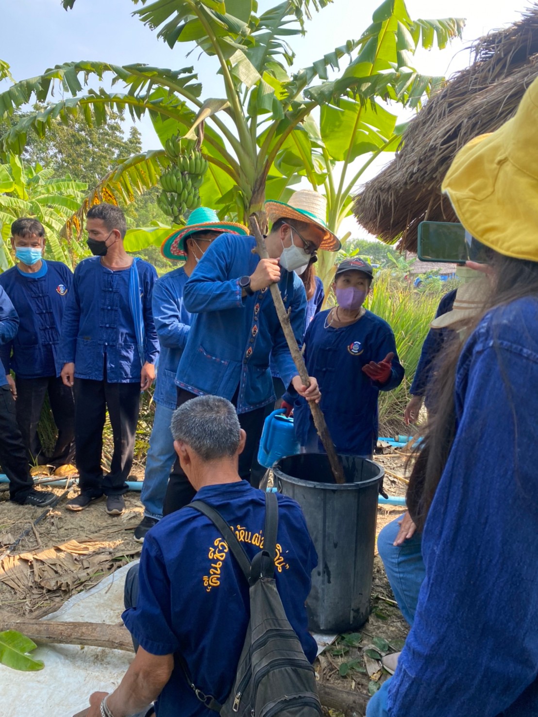 ผู้ตรวจราชการกรมการพัฒนาชุมชน ร่วมกิจกรรมเอามื้อสามัคคี โคก หนอง นา โมเดล จังหวัดกำแพงเพชร
