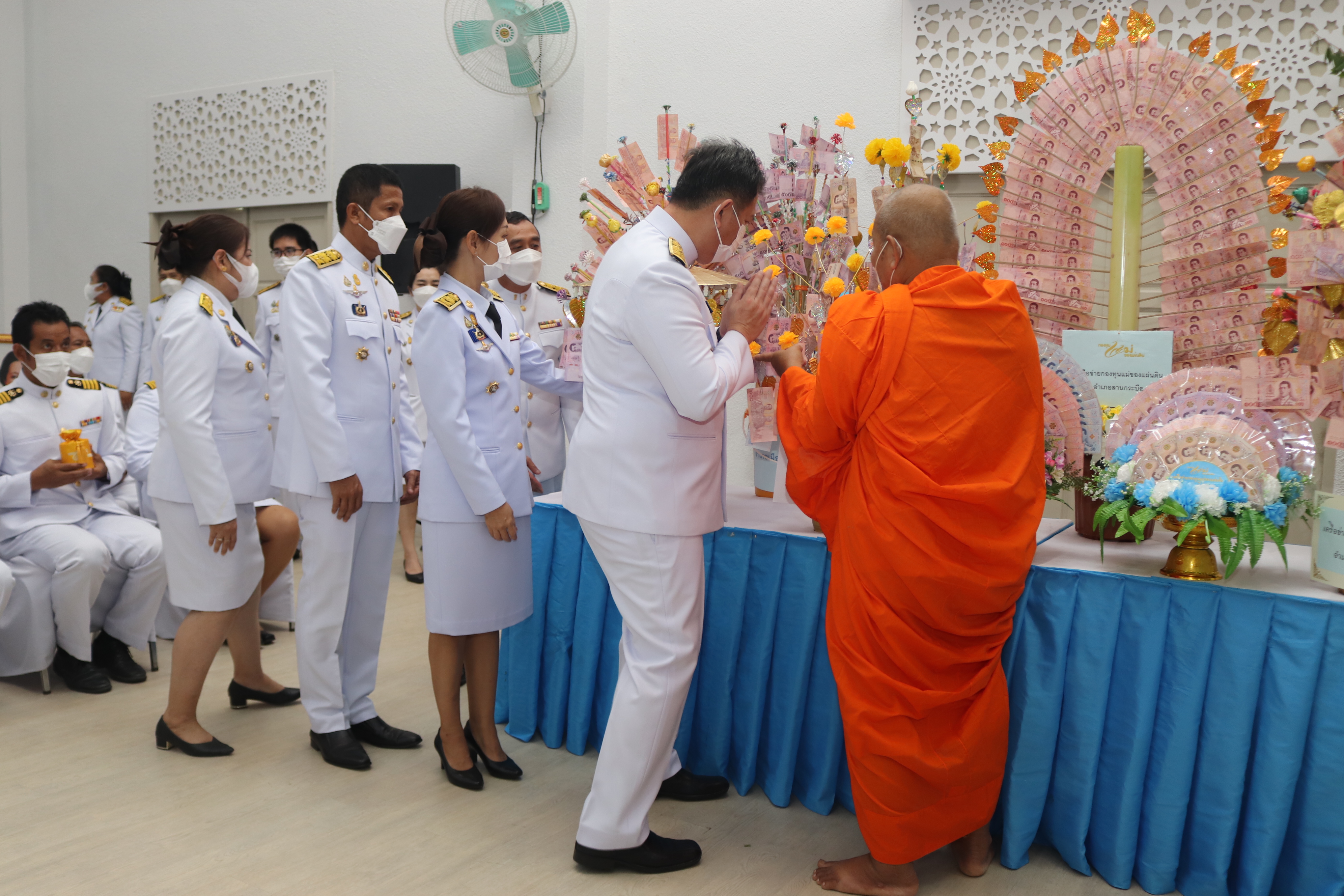 กำแพงเพชรจัดงานมหกรรมกองทุนแม่ของแผ่นดินจังหวัดกำแพงเพชรและพิธีมอบเงินพระราชทานขวัญถุงกองทุนแม่ของแผ่นดิน ประจำปี 2565