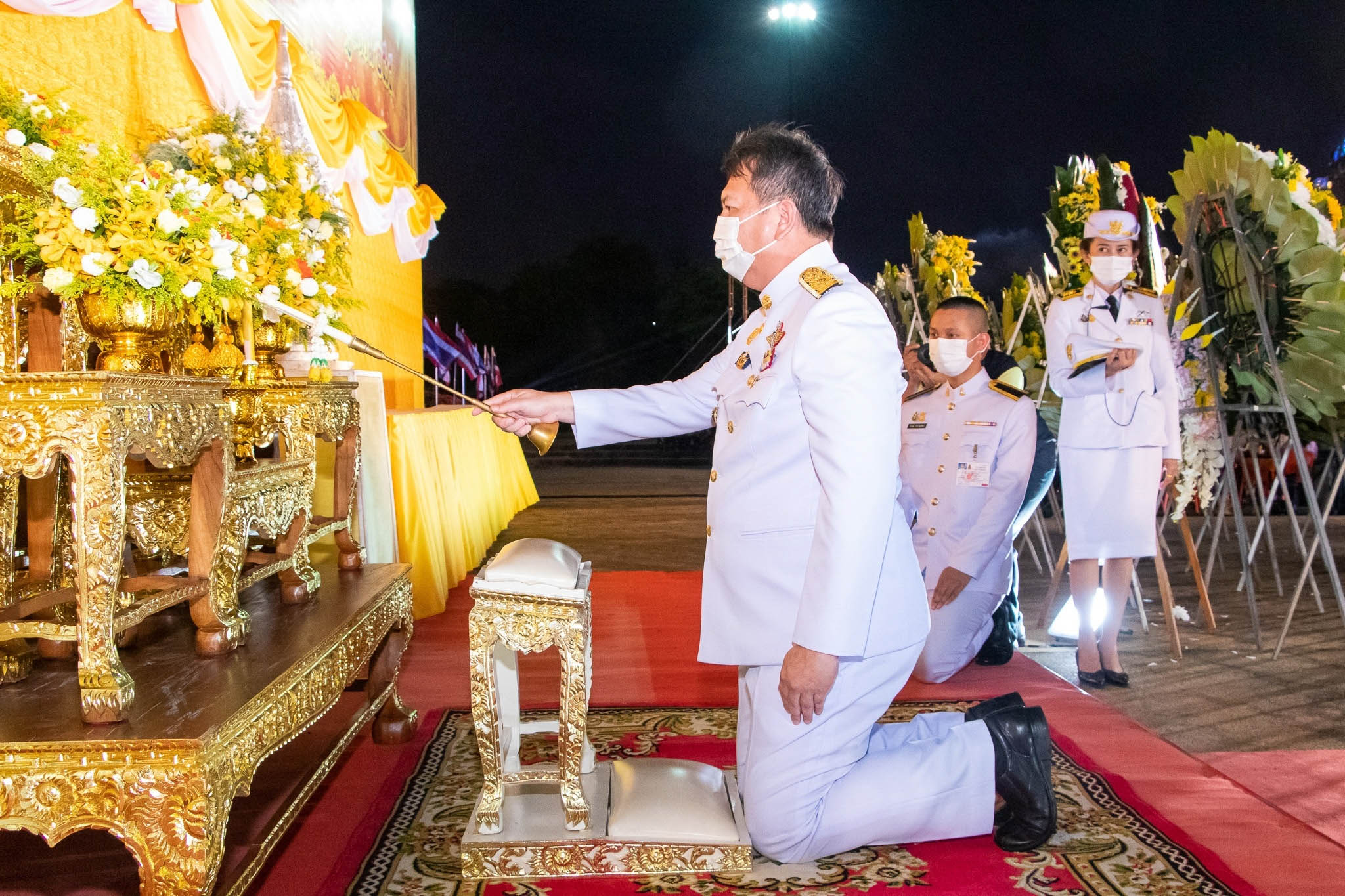 พช.กำแพงเพชร ร่วมพิธีวางพวงมาลา น้อมรำลึกในพระมหากรุณาธิคุณ เนื่องในวันคล้ายวันสวรรคต รัชกาลที่ 9