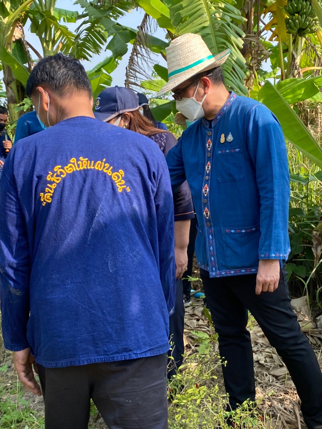ผู้ตรวจราชการกรมการพัฒนาชุมชน ร่วมกิจกรรมเอามื้อสามัคคี โคก หนอง นา โมเดล จังหวัดกำแพงเพชร