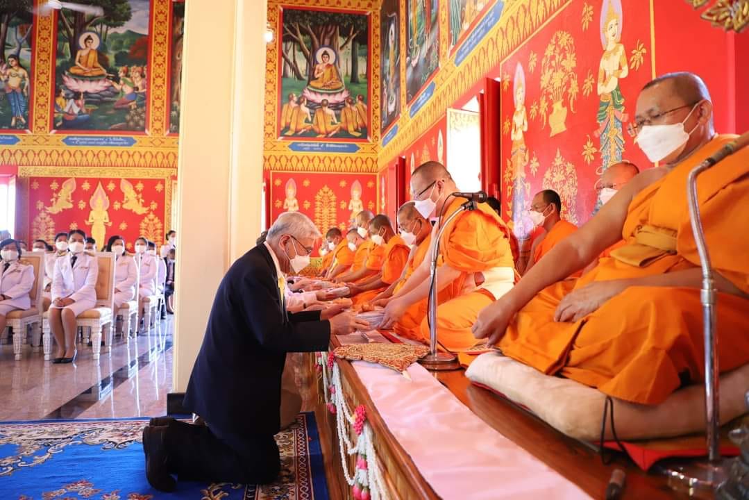 พช.กำแพงเพชร ร่วมพิธีถวายผ้าพระกฐินพระราชทาน ประจำปี พ.ศ.2565 วัดพระบรมธาตุ นครชุม