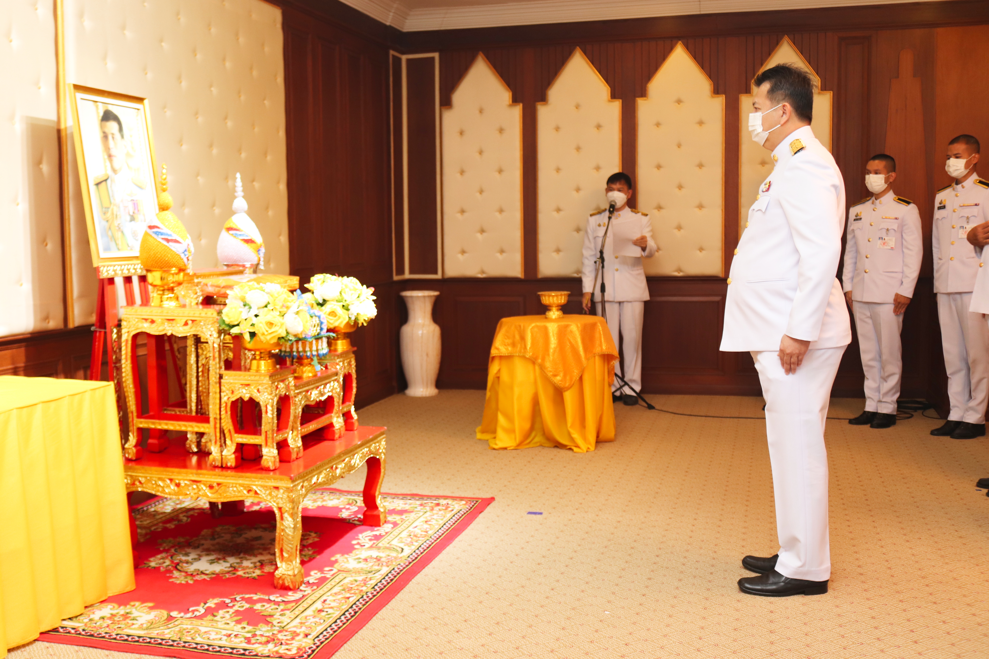พช.กำแพงเพชร ร่วมพิธีรับมอบสเปรย์แอลกฮอล์พระราชทาน และผ้าไตร ให้กับนายอำเภอ