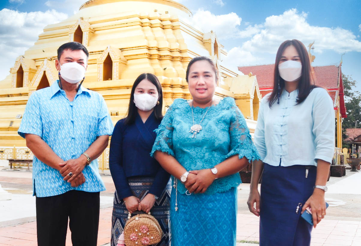 พช.กำแพงเพชร ร่วมพิธีทำบุญตักบาตร และฟังเทศน์ บทพระธรรมเทศนาเฉลิมพระบารมีใน “อุภินนมัตถจรกถา” เฉลิมพระบารมีสมเด็จพระนางเจ้าสิริกิติ์ พระบรมราชินีนาถ พระบรมราชชนนีพันปีหลวง