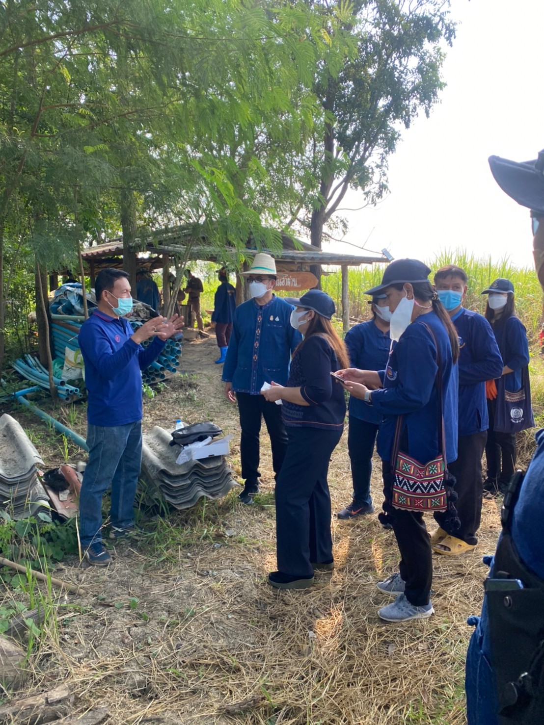 ผู้ตรวจราชการกรมการพัฒนาชุมชน ร่วมกิจกรรมเอามื้อสามัคคี โคก หนอง นา โมเดล จังหวัดกำแพงเพชร