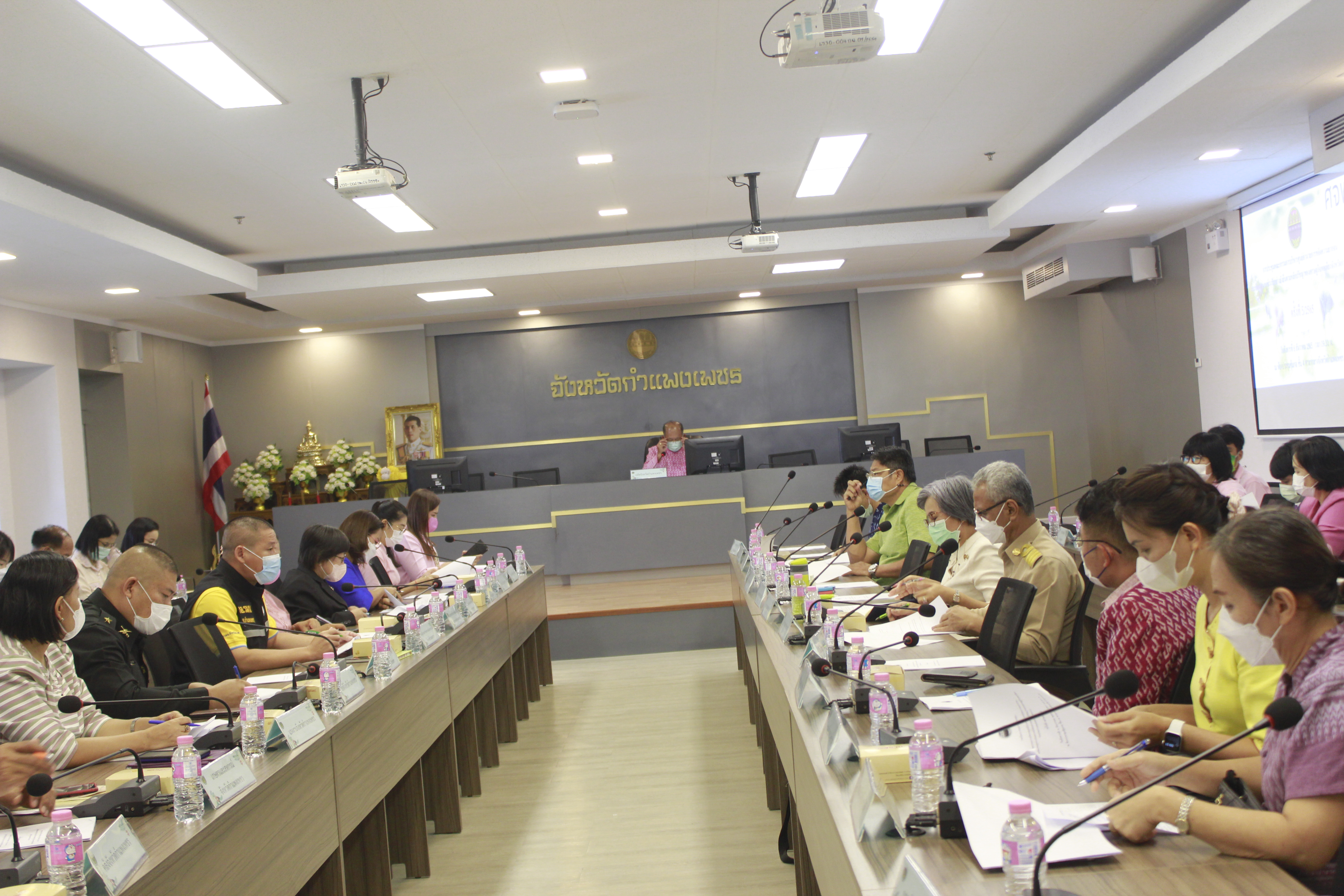 พช.กำแพงเพชร ประชุมขับเคลื่อนงาน “ แก้จน ”  เน้นทำงานเชิงรุกและต่อเนื่อง