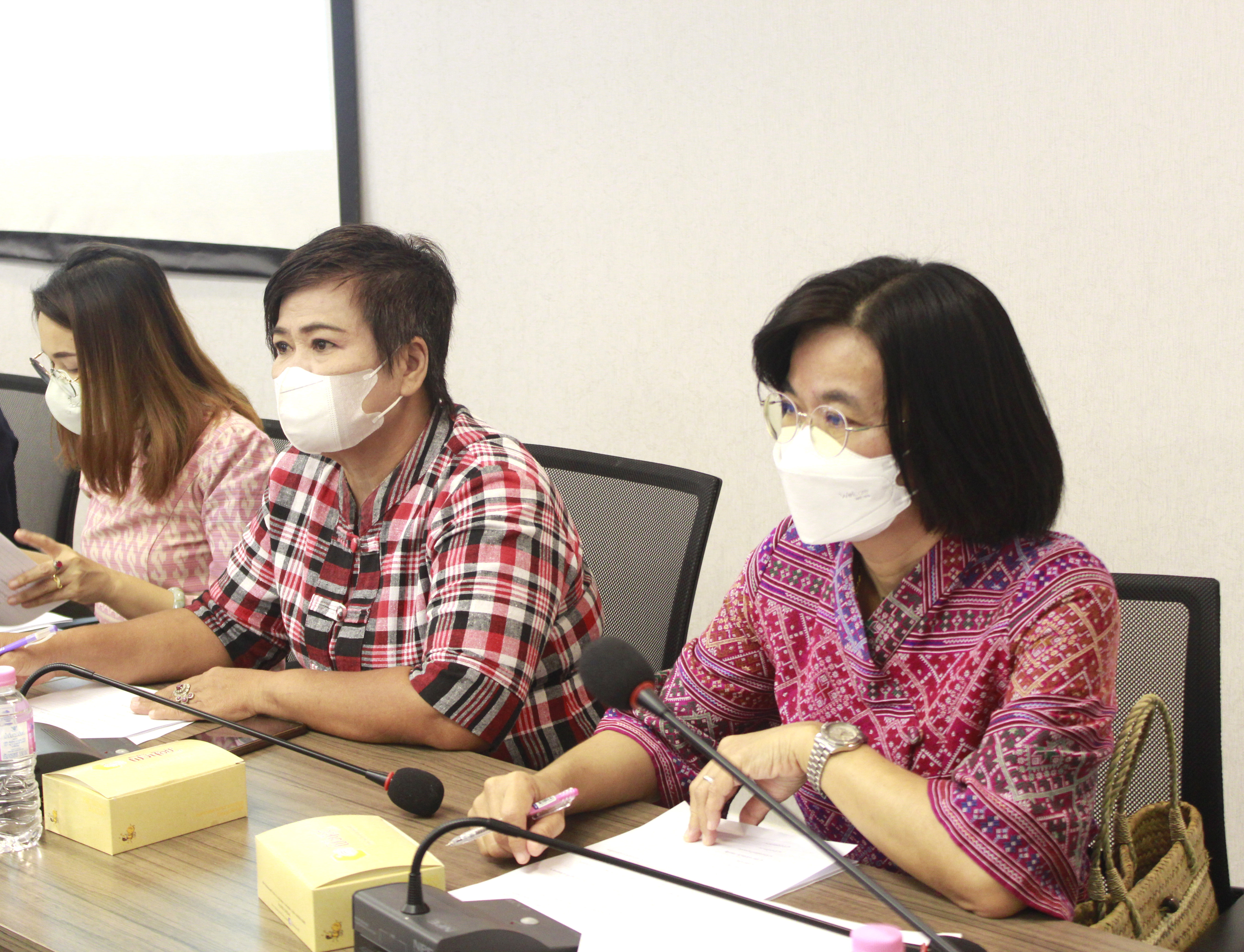 พช.กำแพงเพชร ประชุมขับเคลื่อนงาน “ แก้จน ”  เน้นทำงานเชิงรุกและต่อเนื่อง