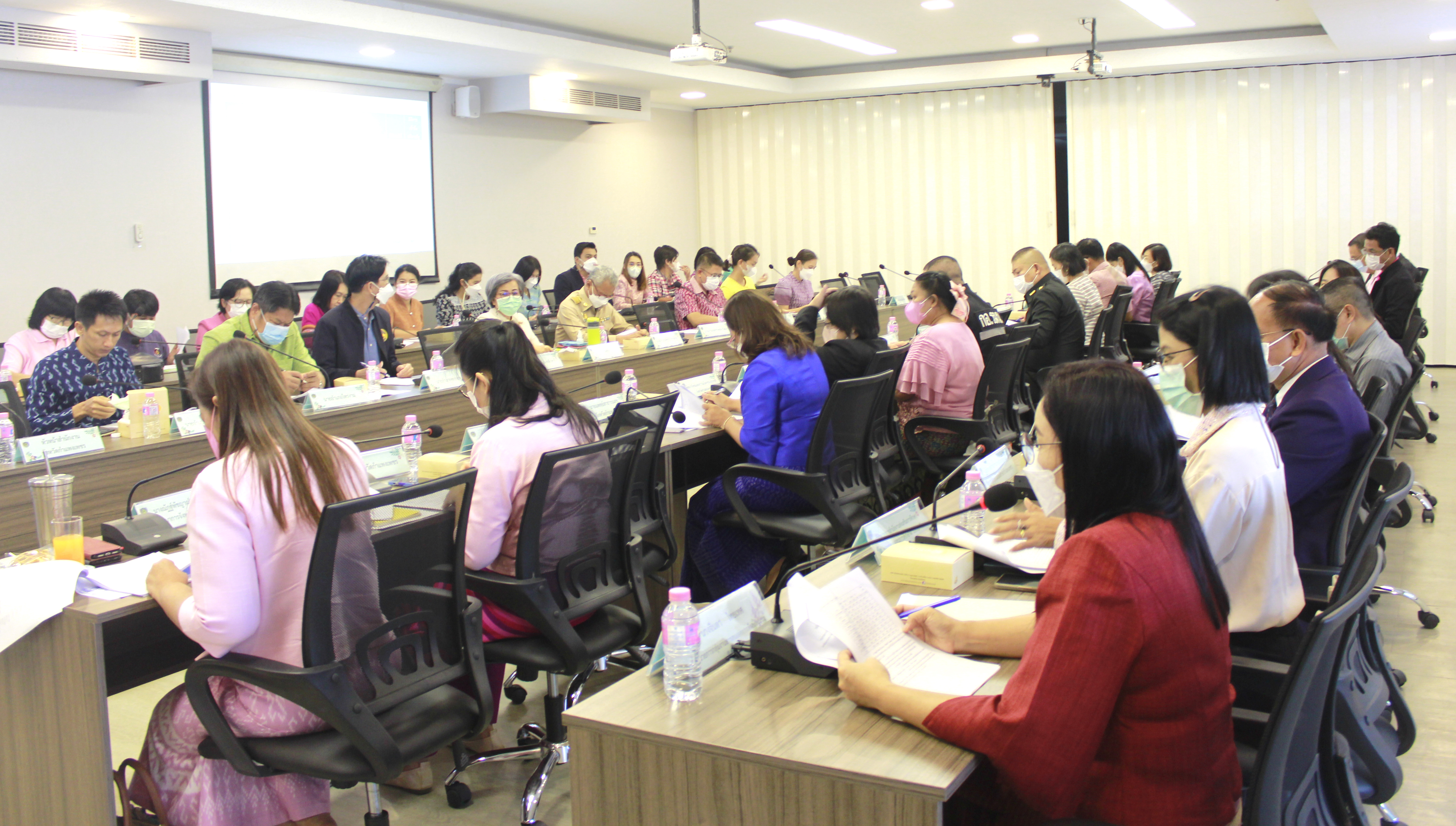 พช.กำแพงเพชร ประชุมขับเคลื่อนงาน “ แก้จน ”  เน้นทำงานเชิงรุกและต่อเนื่อง