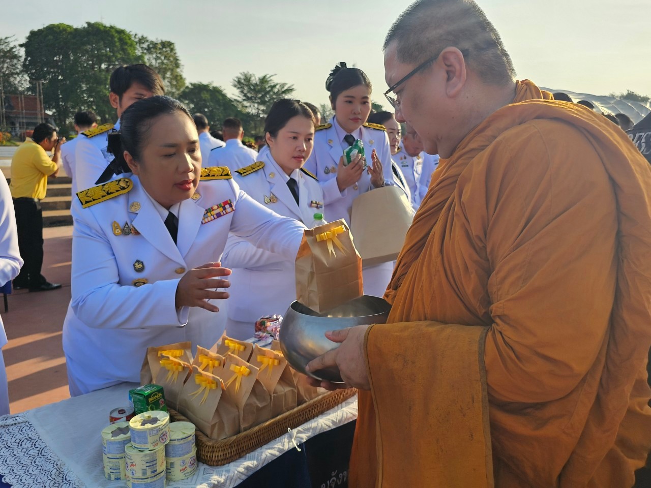 พช.กำแพงเพชร ร่วมกิจกรรมเนื่องในเนื่องในวันคล้ายวันพระบรมราชสมภพ พระบาทสมเด็จพระบรมชนกาธิเบศร มหาภูมิพลอดุลยเดชมหาราช บรมนาถบพิตร วันชาติ และวันพ่อแห่งชาติ 5 ธันวาคม